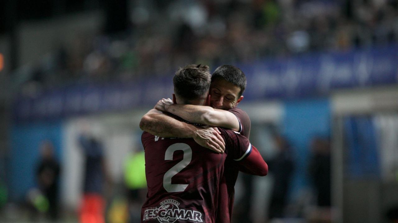 Miguel Cuesta y Víctor Eimil, en el partido ante el Avilés Miguel Cuesta y Víctor Eimil, en el partido ante el Avilés