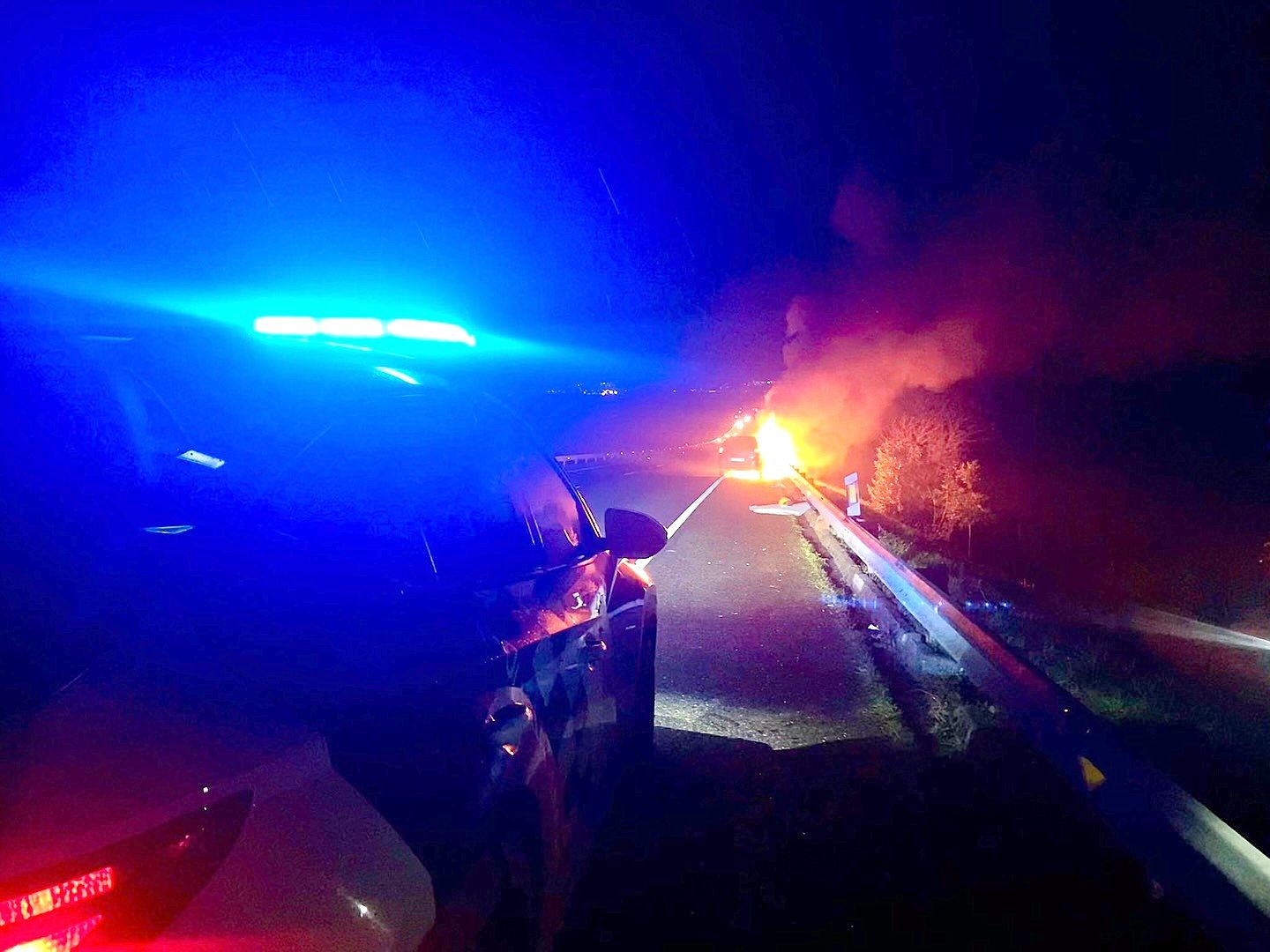 Incendio do turismo na Vía Rápida do Salnés