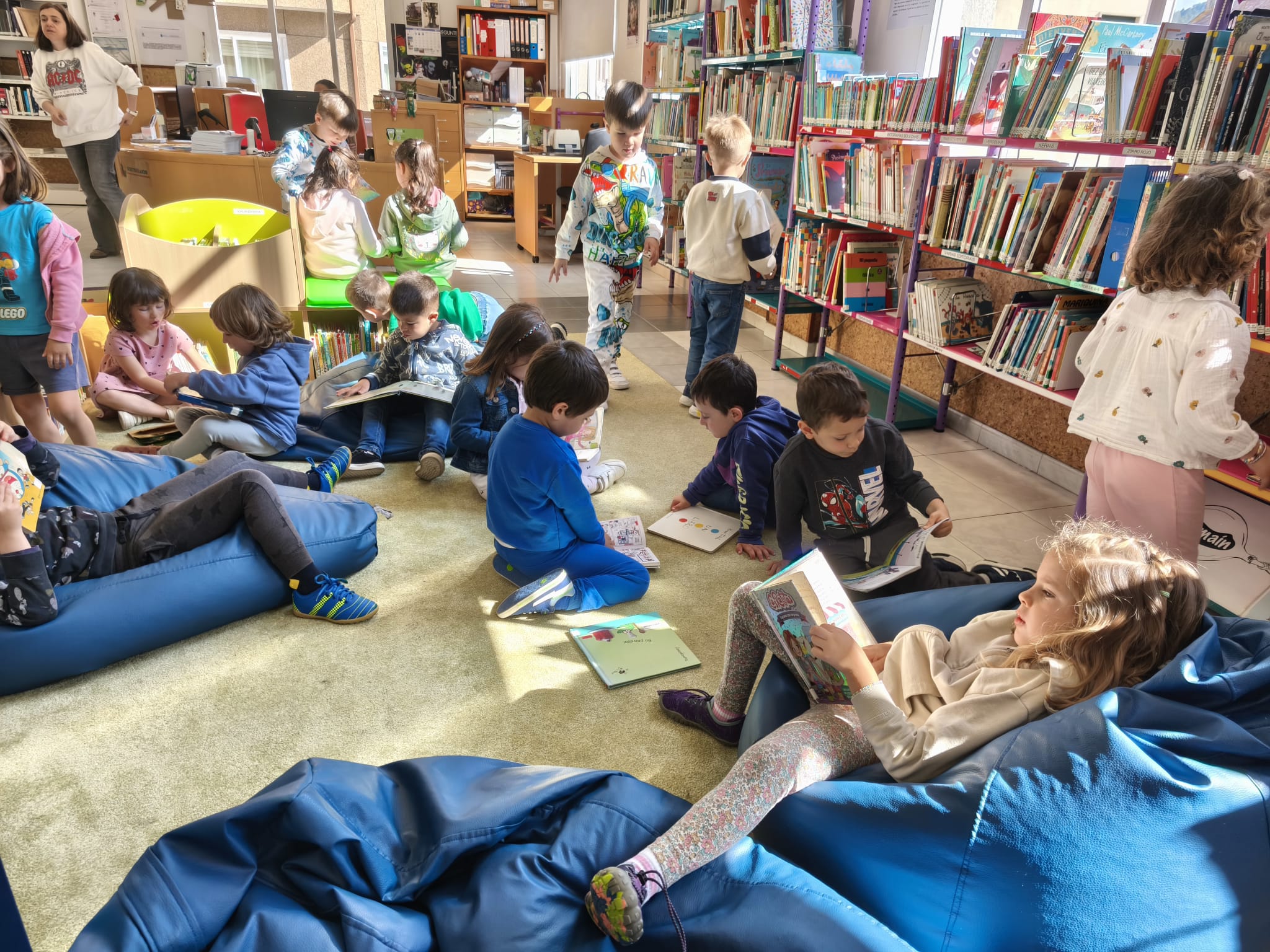 Nenos na Biblioteca Municipal Luís Seoane