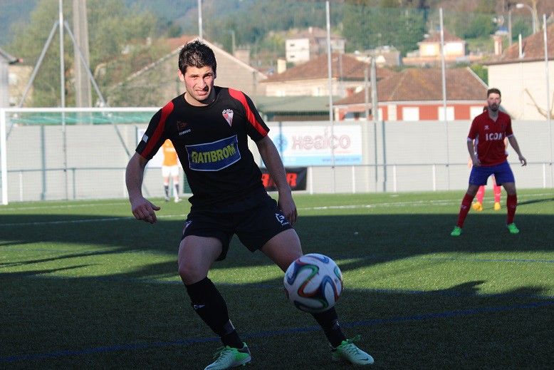 Pablo Rivas no partido entre Choco e Arosa