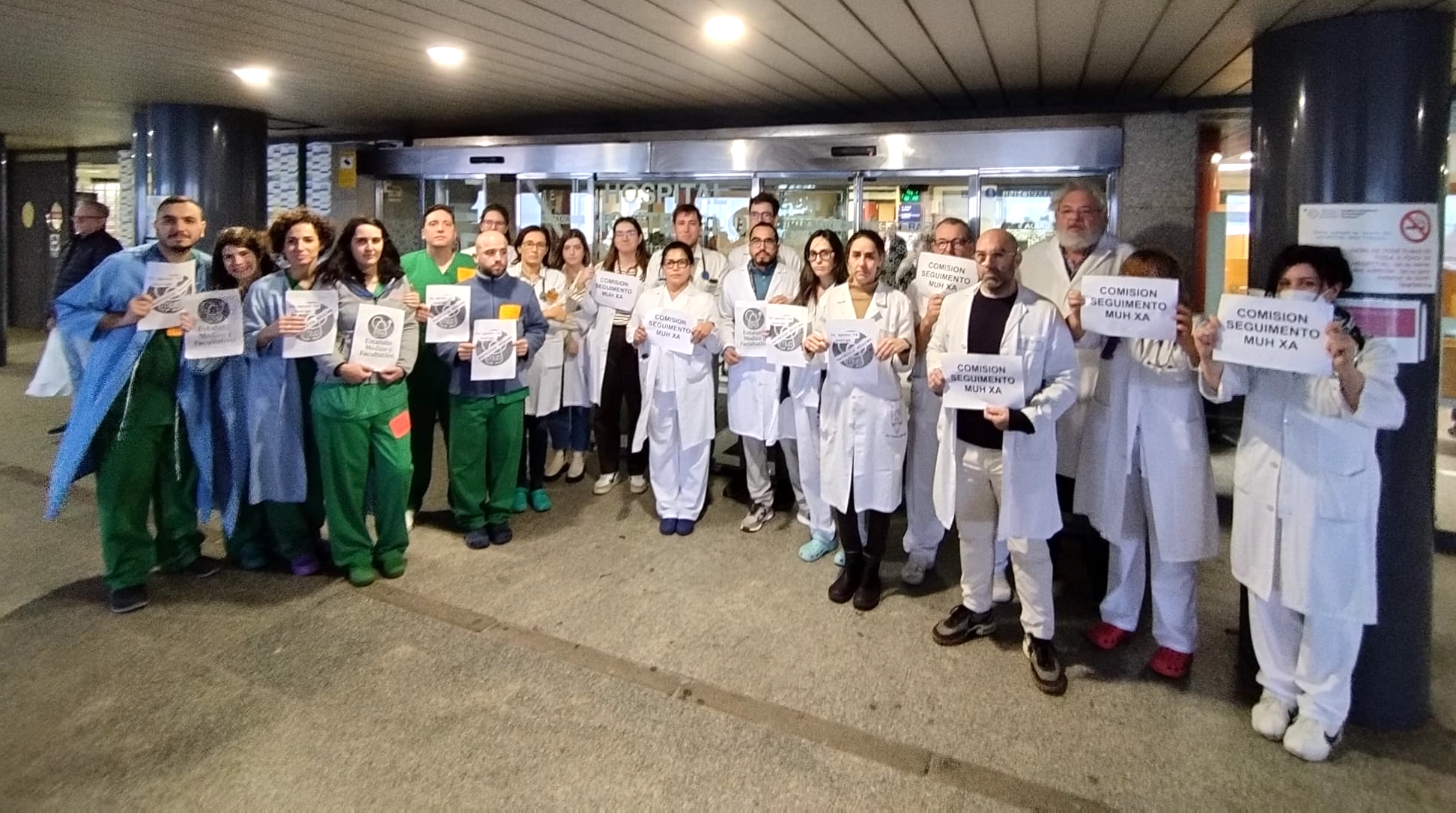 Protesta de profesionales en el Hospital Montecelo durante la huelga médica el 15 de enero