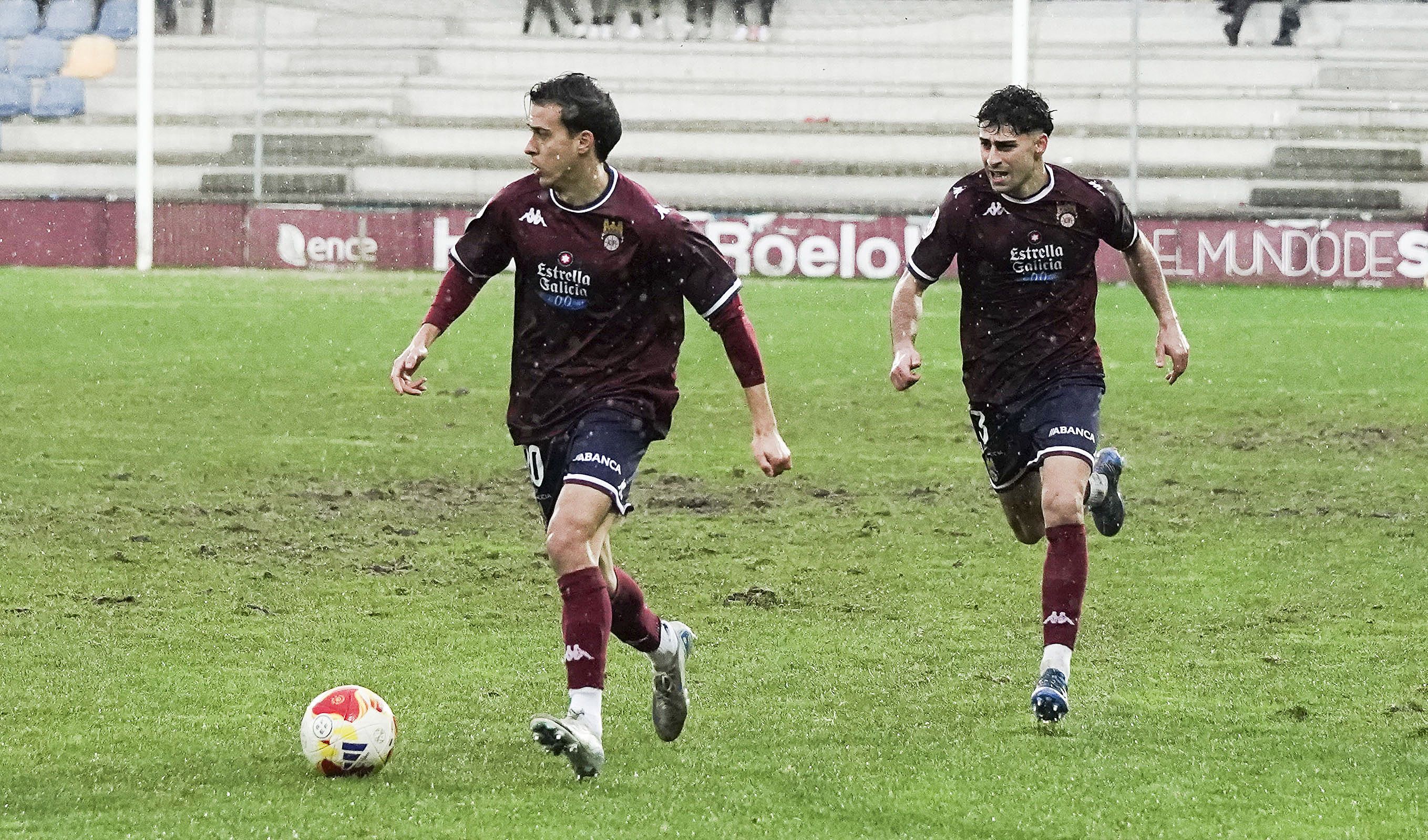 Partido entre Pontevedra CF e Arenteiro en Pasarón Partido entre Pontevedra CF e Arenteiro en Pasarón
