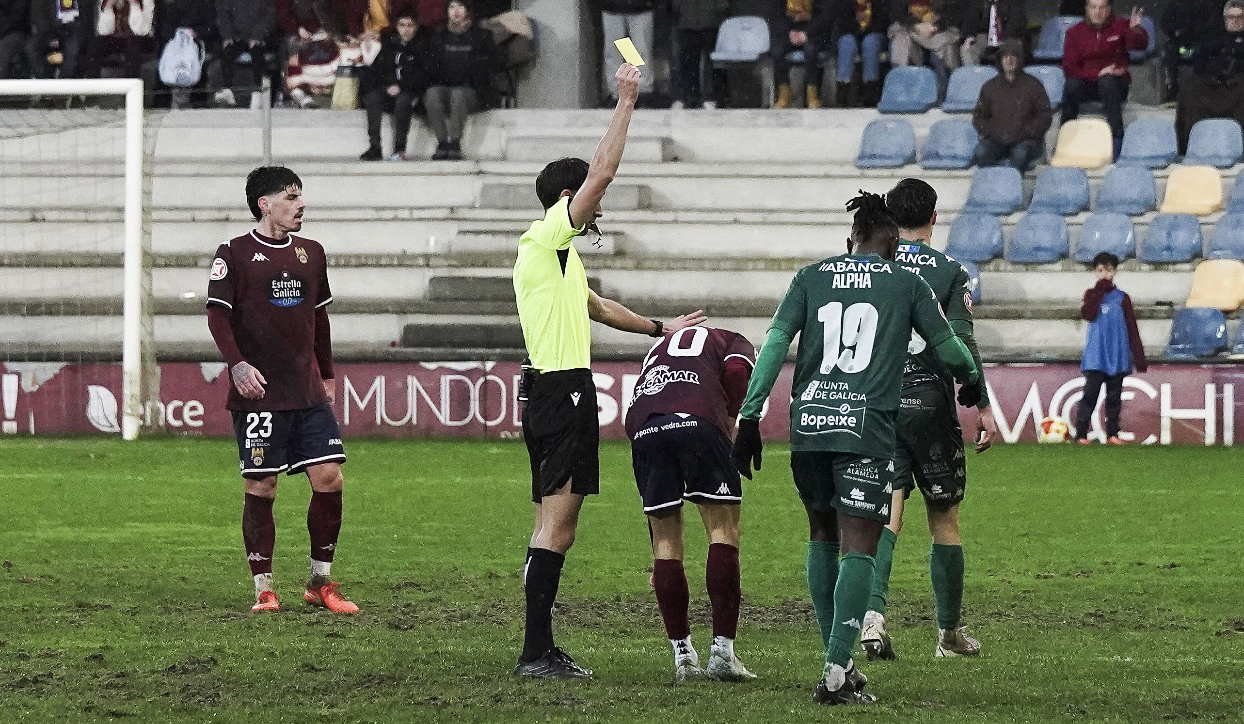 Partido entre Pontevedra CF e Arenteiro en Pasarón Partido entre Pontevedra CF e Arenteiro en Pasarón