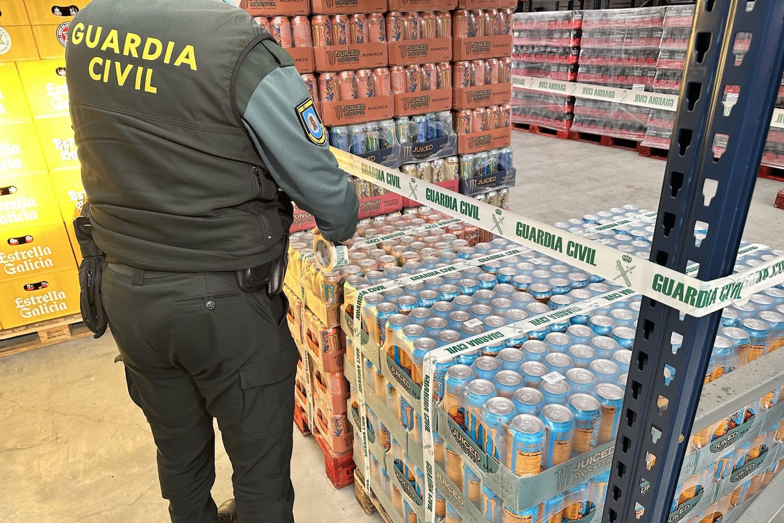 Bebidas enerxéticas incautadas en Sanxenxo