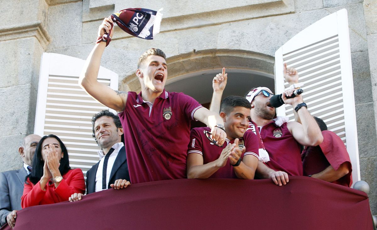 Homenaje del Concello al Pontevedra por el ascenso a Segunda B