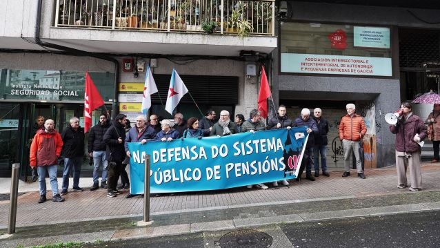 Concentración do colectivo de pensionistas e xubilados da CIG diante do INSS
