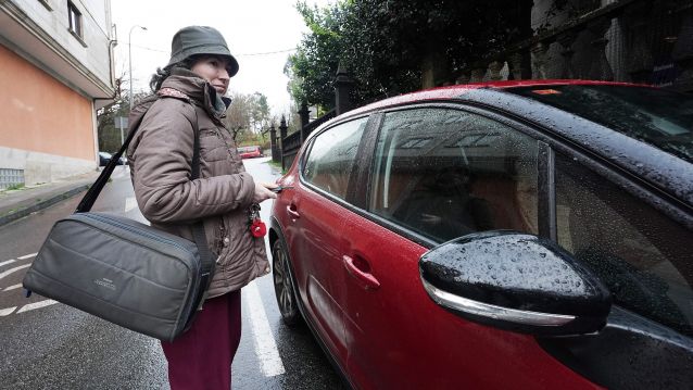 Milagros Lafuente lleva el ventilador BIPAP allá donde va a dormir