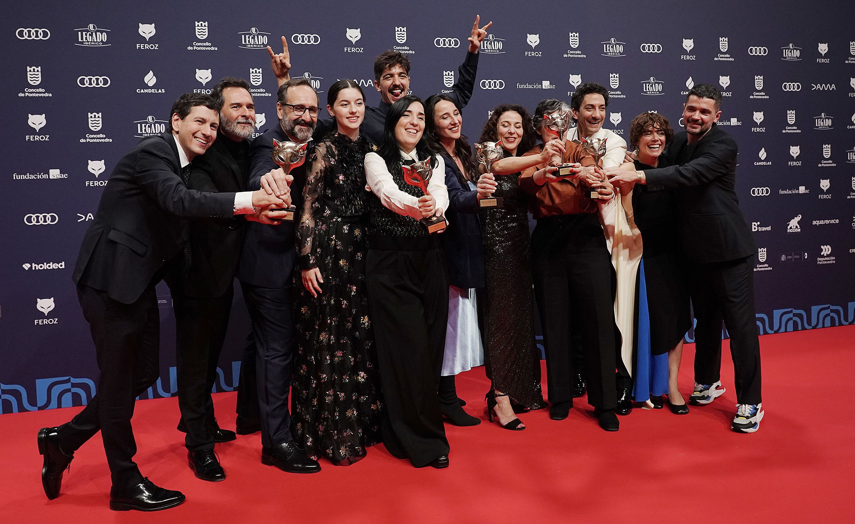 O equipo de 'Los domingos' celebran os seus cinco Premios Feroz