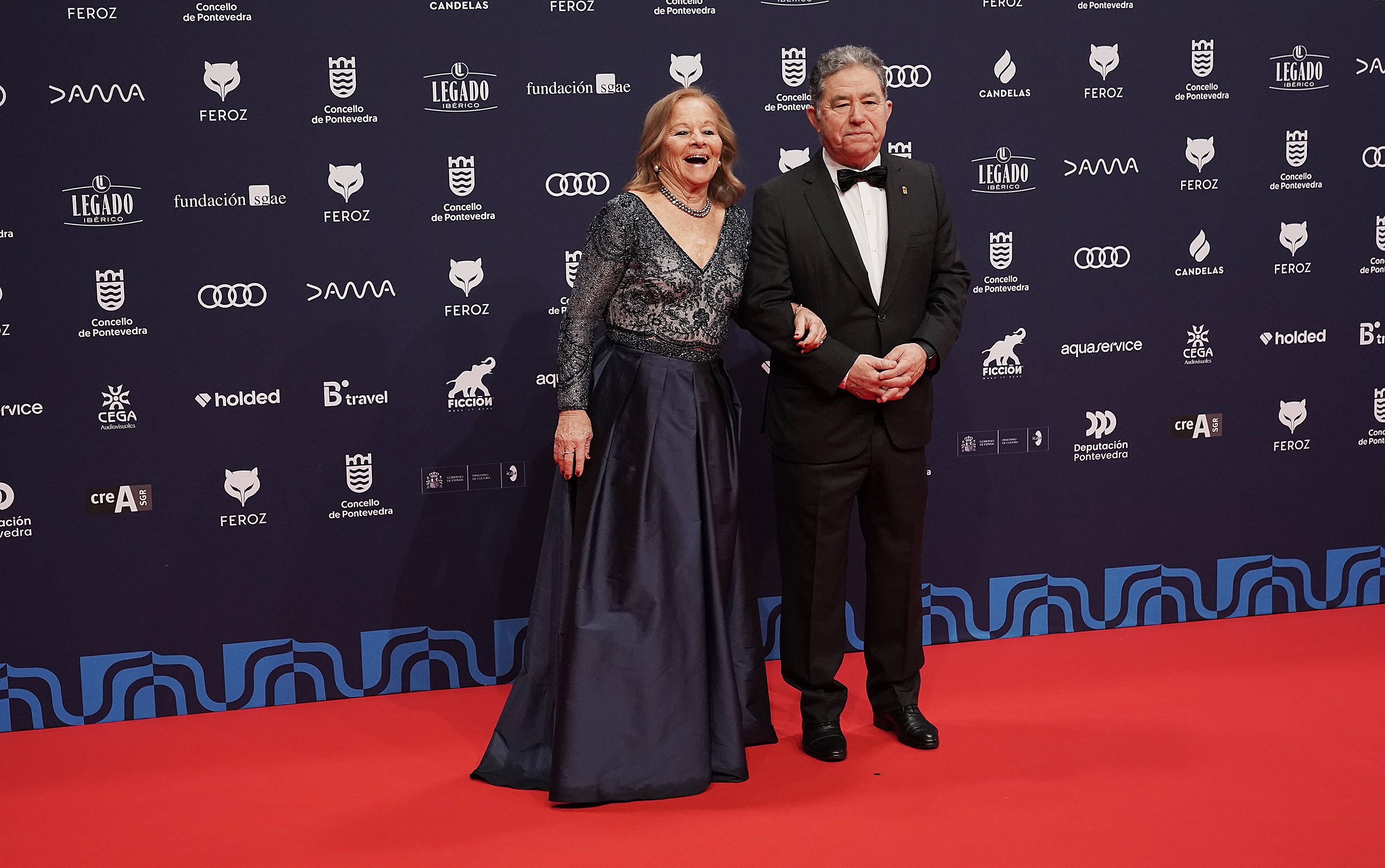Miguel Anxo Fernández Lores e a súa muller na alfombra vermella dos Premios Feroz 2026 Miguel Anxo Fernández Lores e a súa muller na alfombra vermella dos Premios Feroz 2026