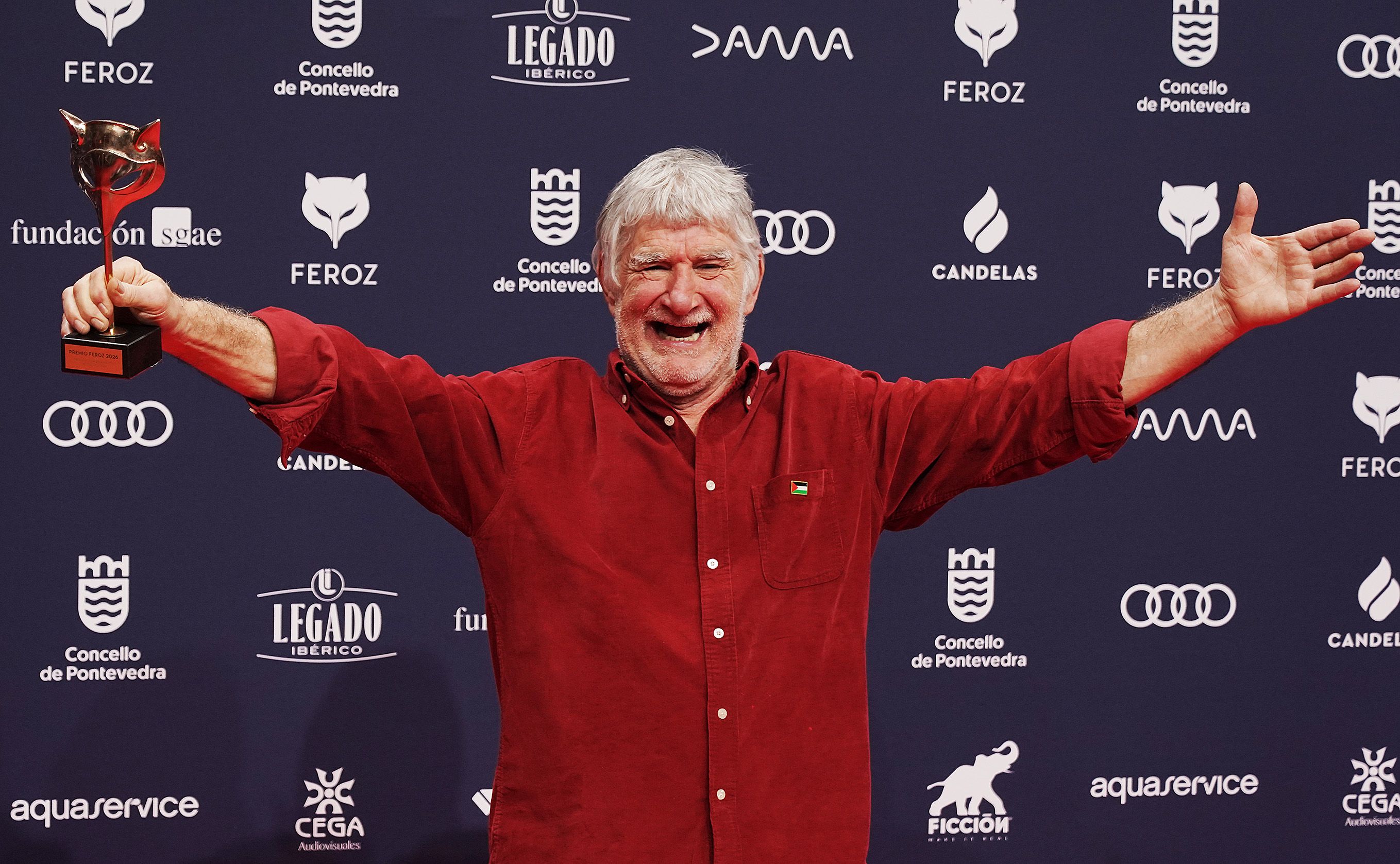 Os gañadores dos Feroz posan cos premios que recolleron en Pontevedra