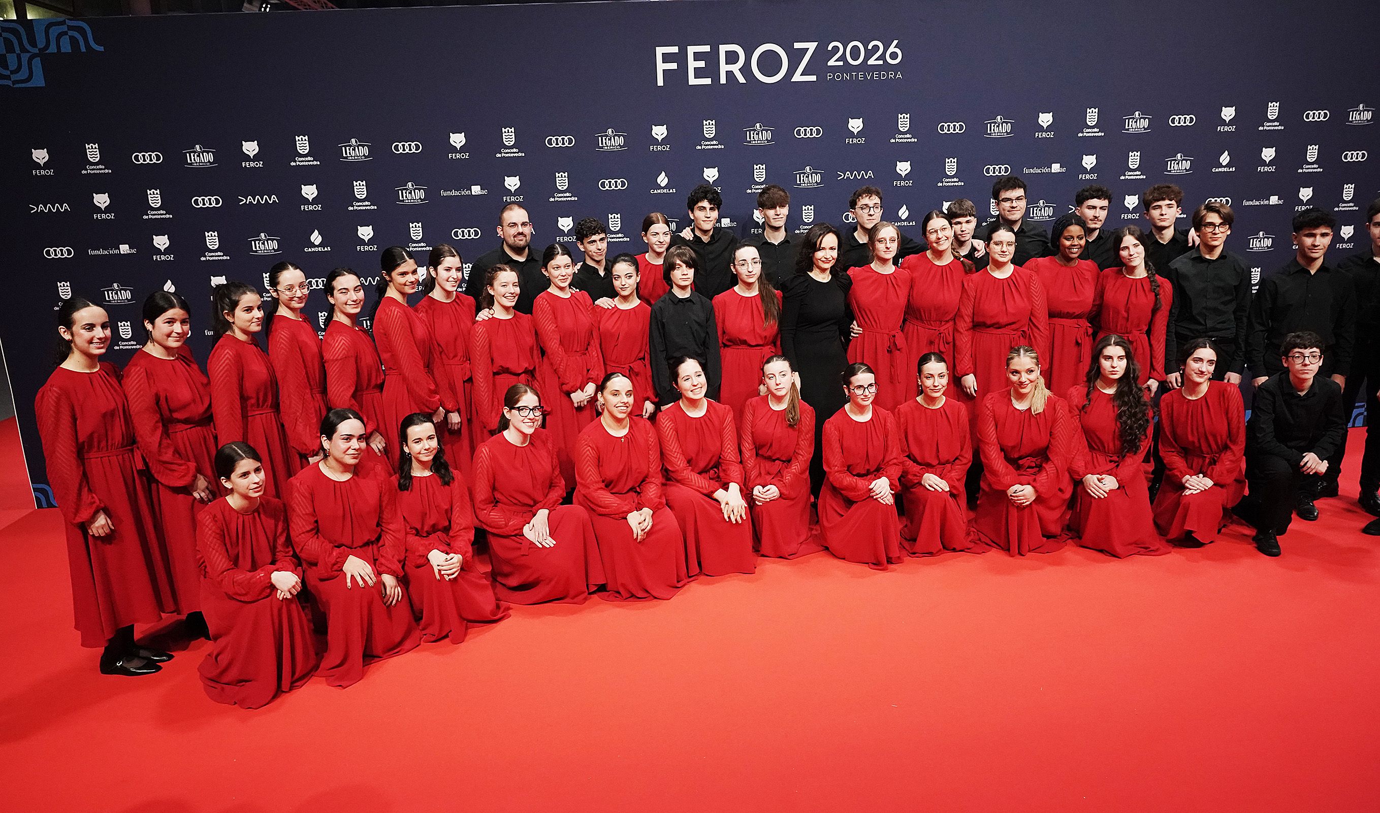 Os gañadores dos Feroz posan cos premios que recolleron en Pontevedra