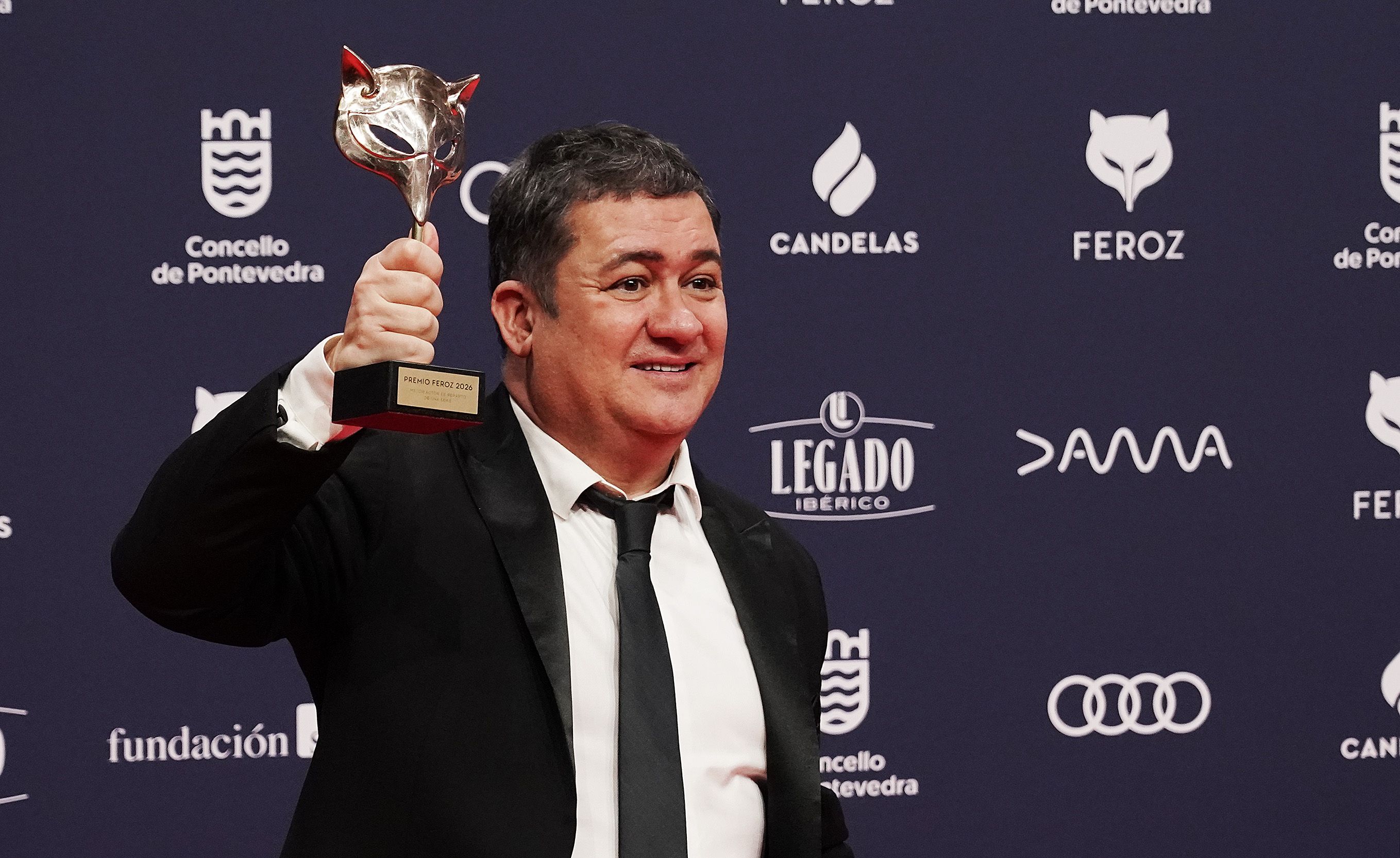 Os gañadores dos Feroz posan cos premios que recolleron en Pontevedra