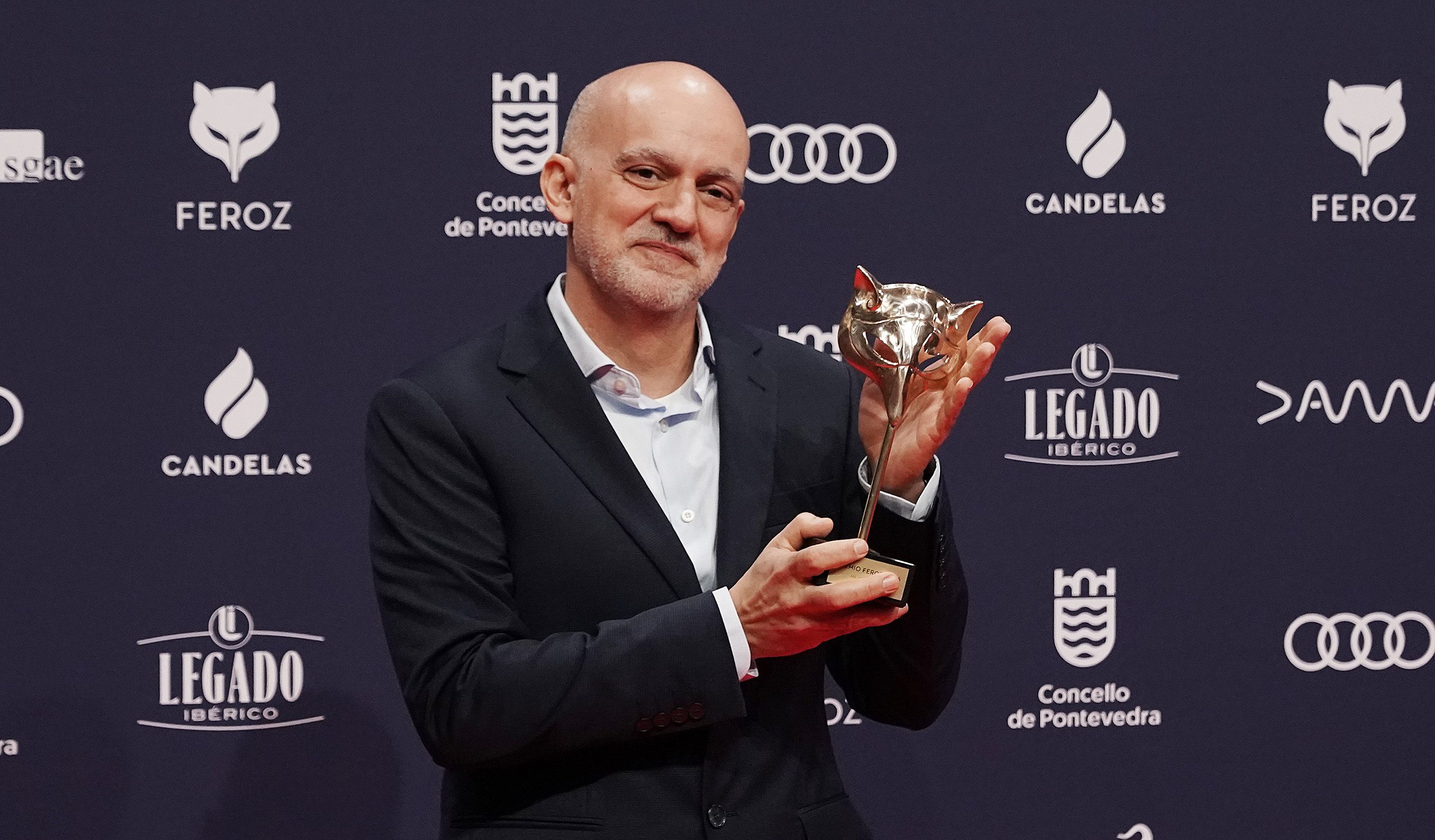 Os gañadores dos Feroz posan cos premios que recolleron en Pontevedra