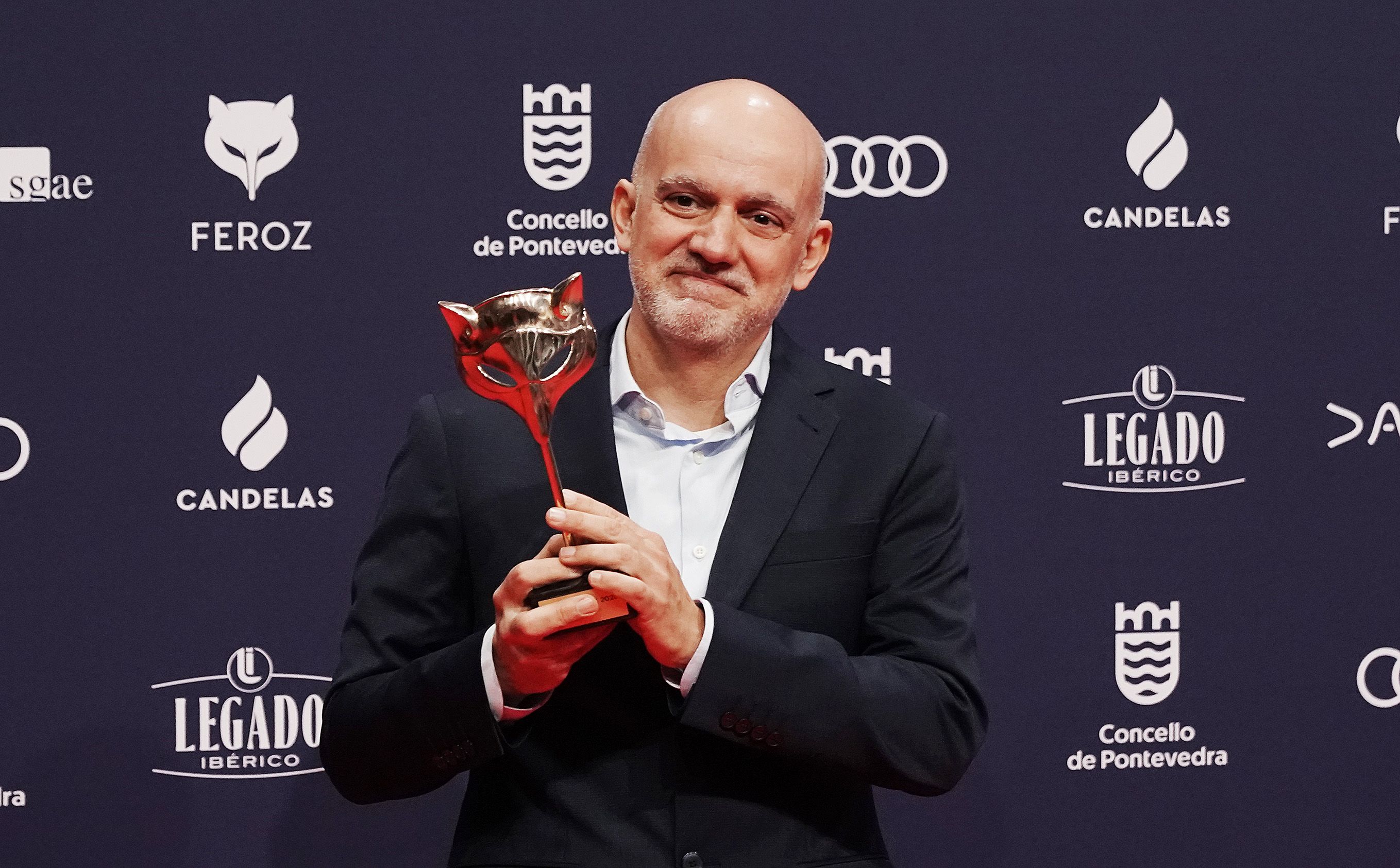 Os gañadores dos Feroz posan cos premios que recolleron en Pontevedra
