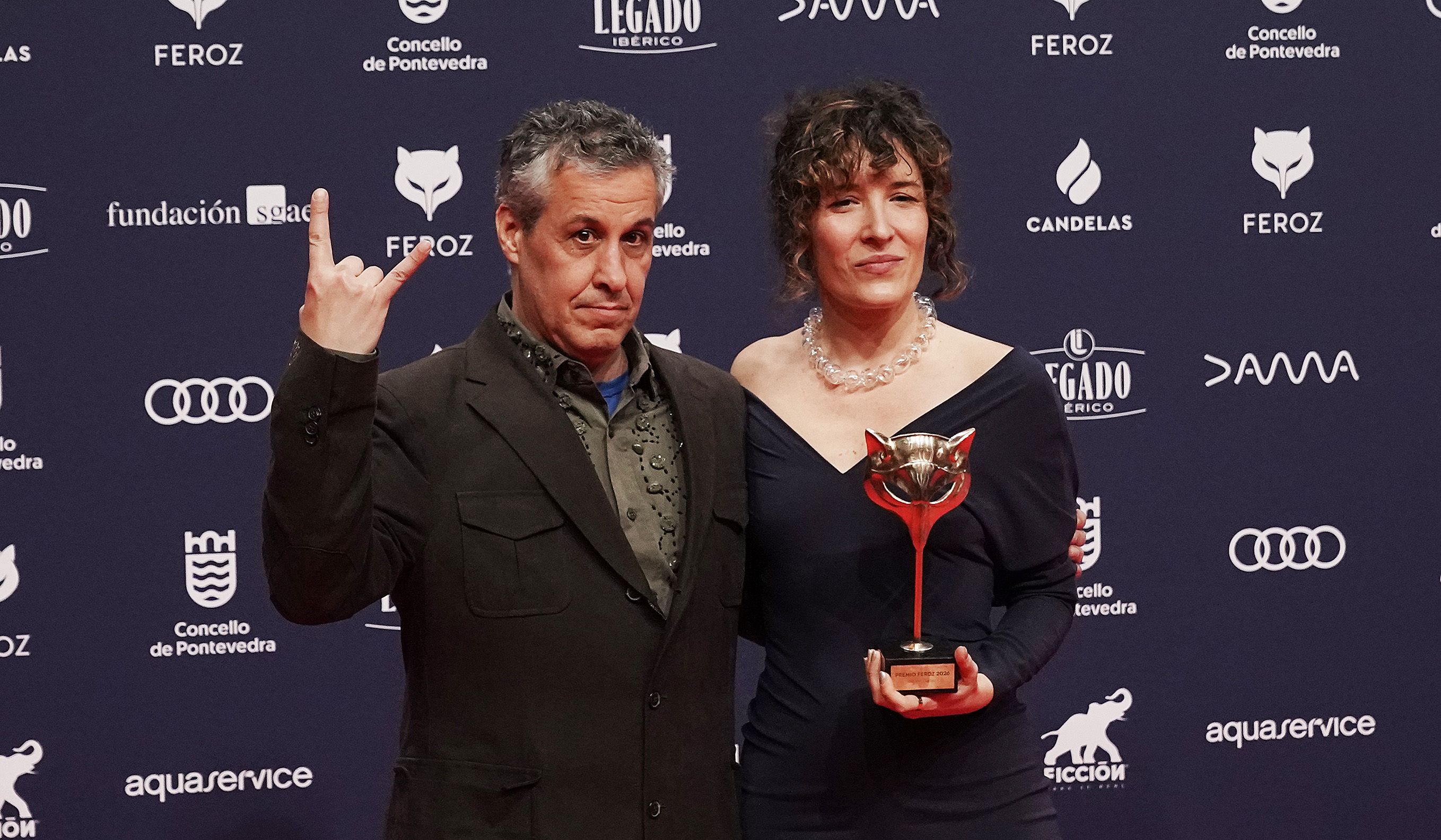 Os gañadores dos Feroz posan cos premios que recolleron en Pontevedra