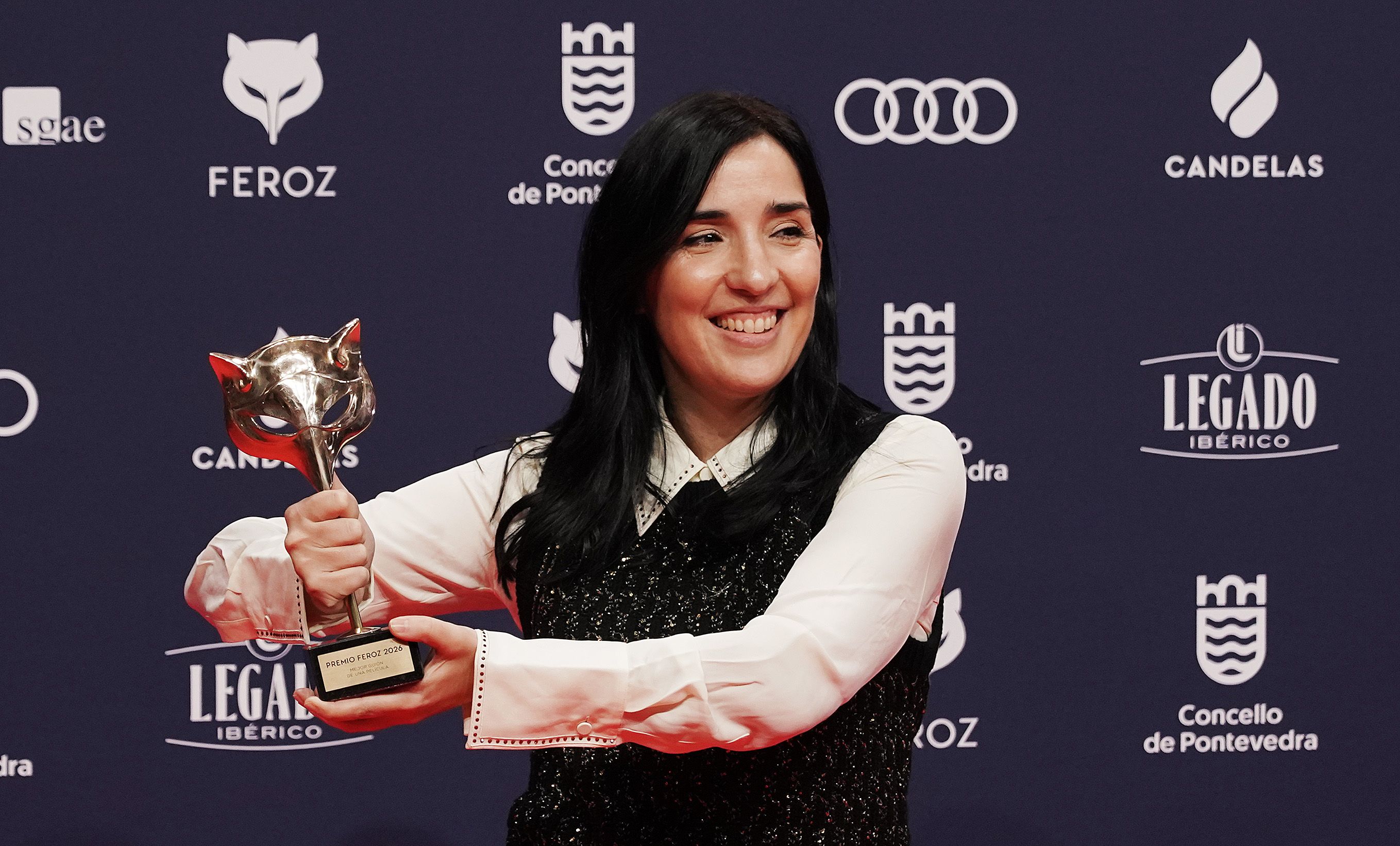 Os gañadores dos Feroz posan cos premios que recolleron en Pontevedra