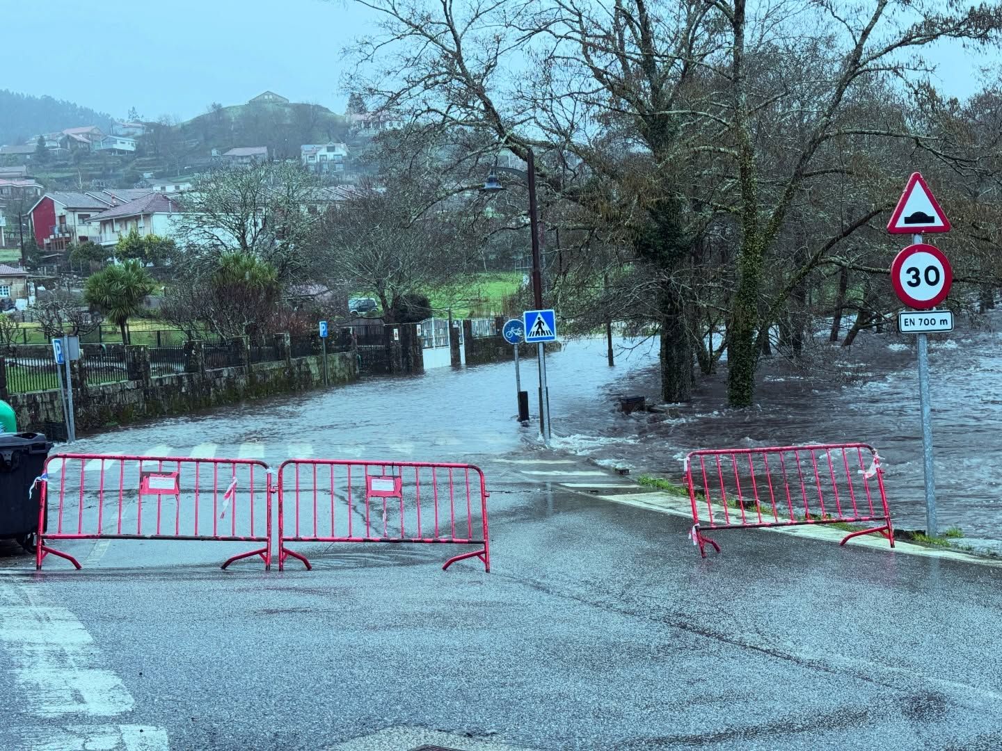 Inundacións en Ponte Caldelas pola borrasca Joseph