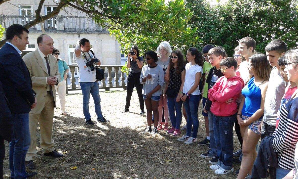 Visita del conselleiro de Educación, Román Rodríguez, al CRE de la ONCE