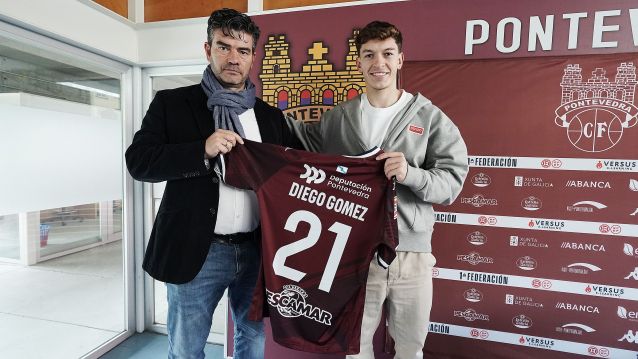Presentación de Diego Gómez como jugador del Pontevedra CF Presentación de Diego Gómez como jugador del Pontevedra CF