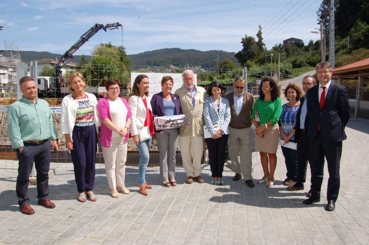 Visita da conselleira de Sanidade, Rocío Mosquera, ás obras do centro de saúde de Marín