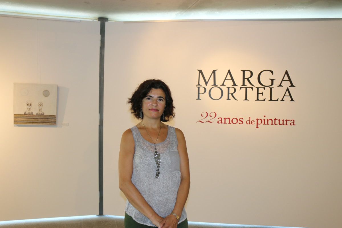 Marga Portela, en la exposición que inauguró en la sede de la Xunta en Pontevedra