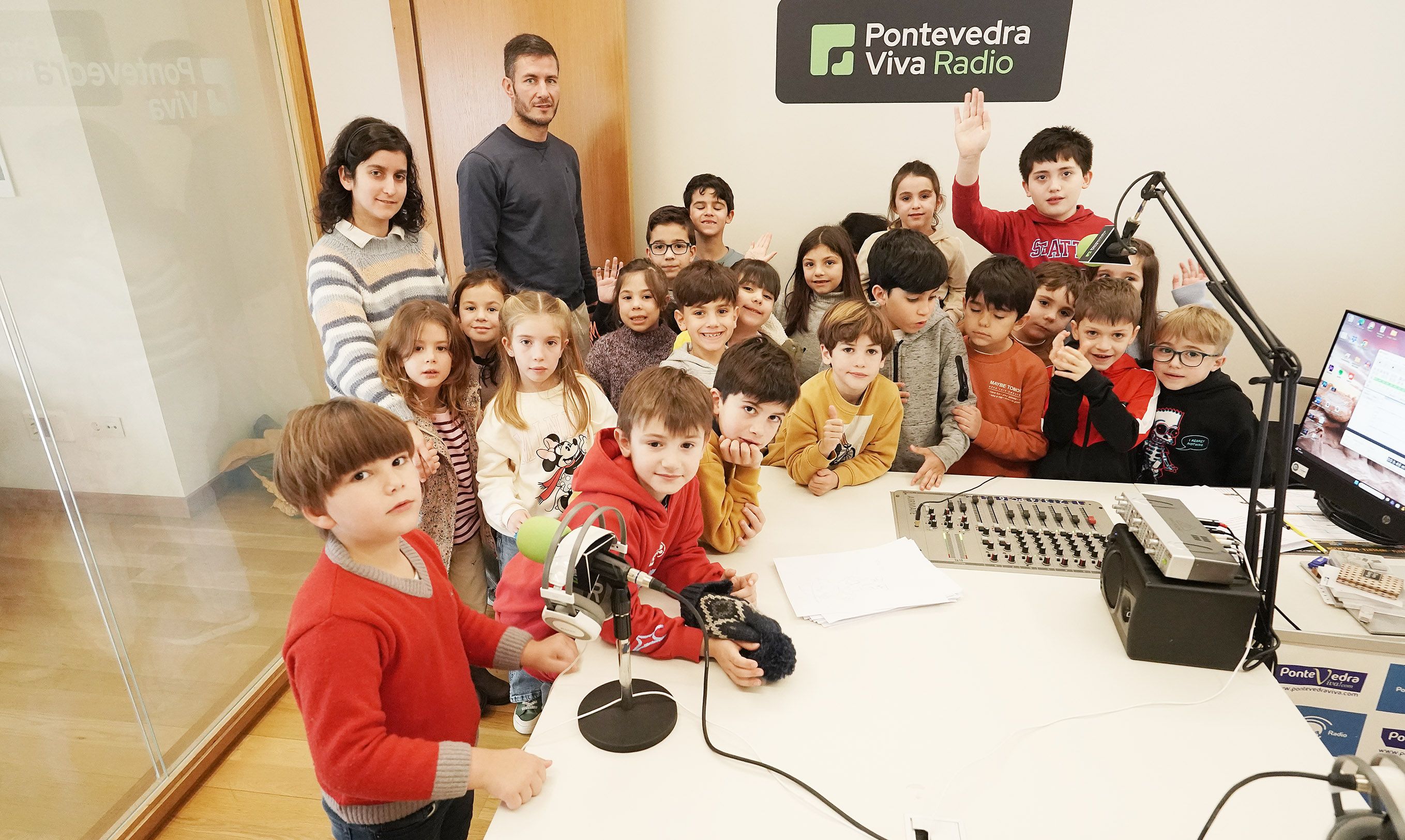 Escolares de Primero y Segundo de Primaria del CEIP Ponte Sampaio