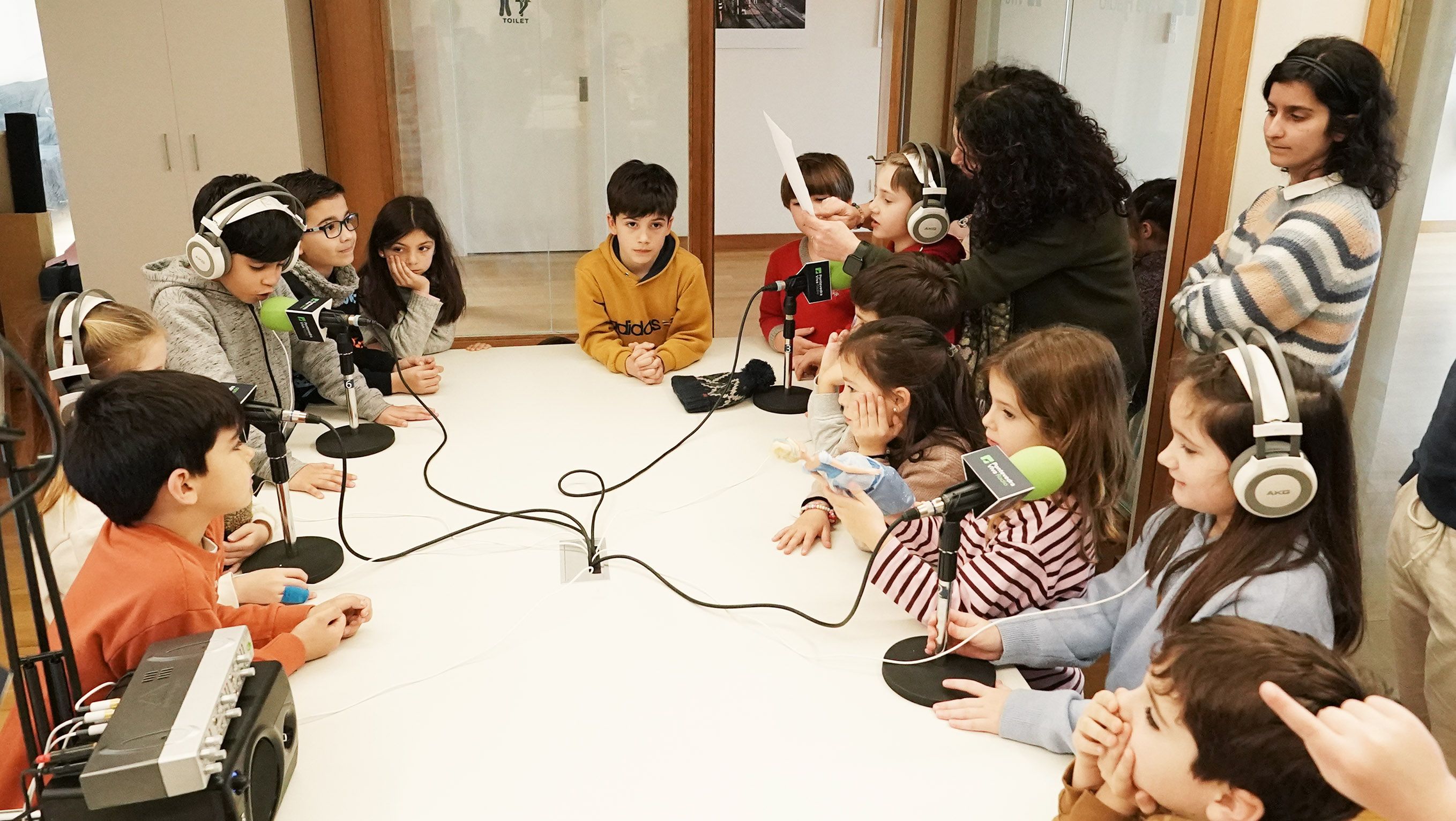 Escolares de Primero y Segundo de Primaria del CEIP Ponte Sampaio
