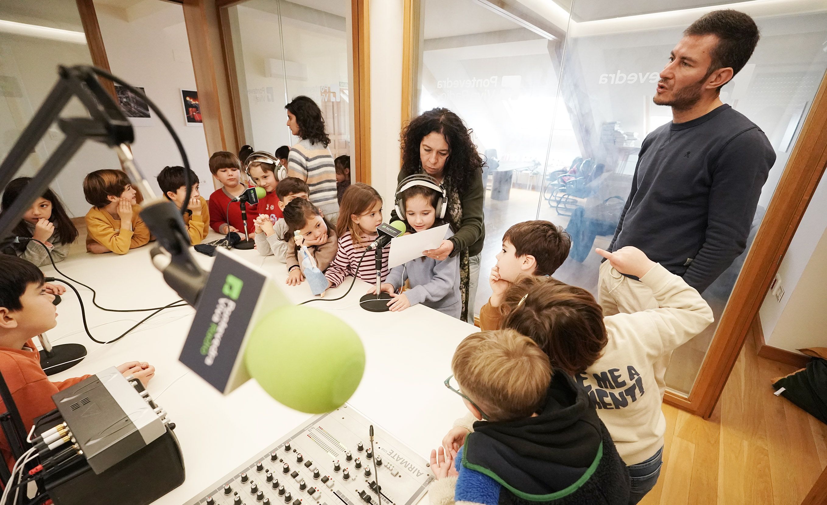 Escolares de Primero y Segundo de Primaria del CEIP Ponte Sampaio