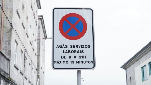 Señalización de 'servicios' en el entorno del mercado Señalización de 'servicios' en el entorno del mercado