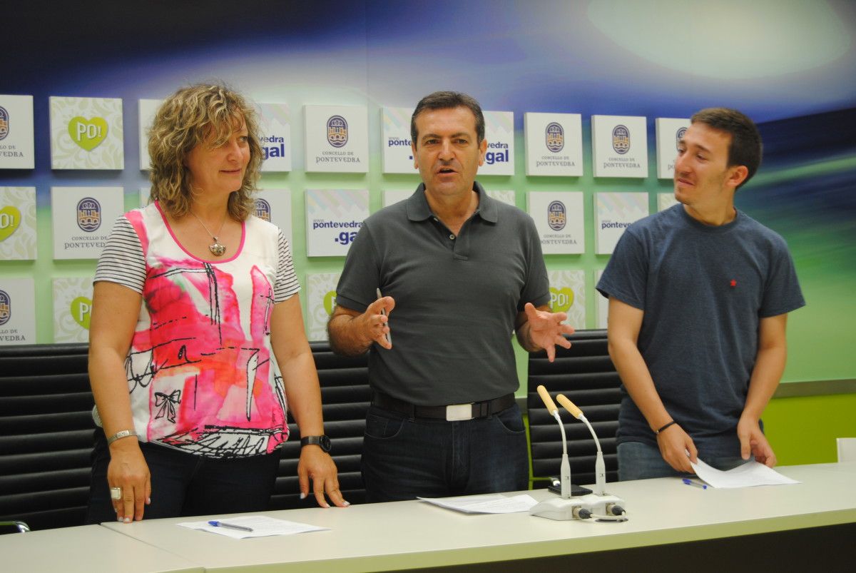 Carmen Fouces, Luis Bará e Alberto Oubiña, en rolda de prensa