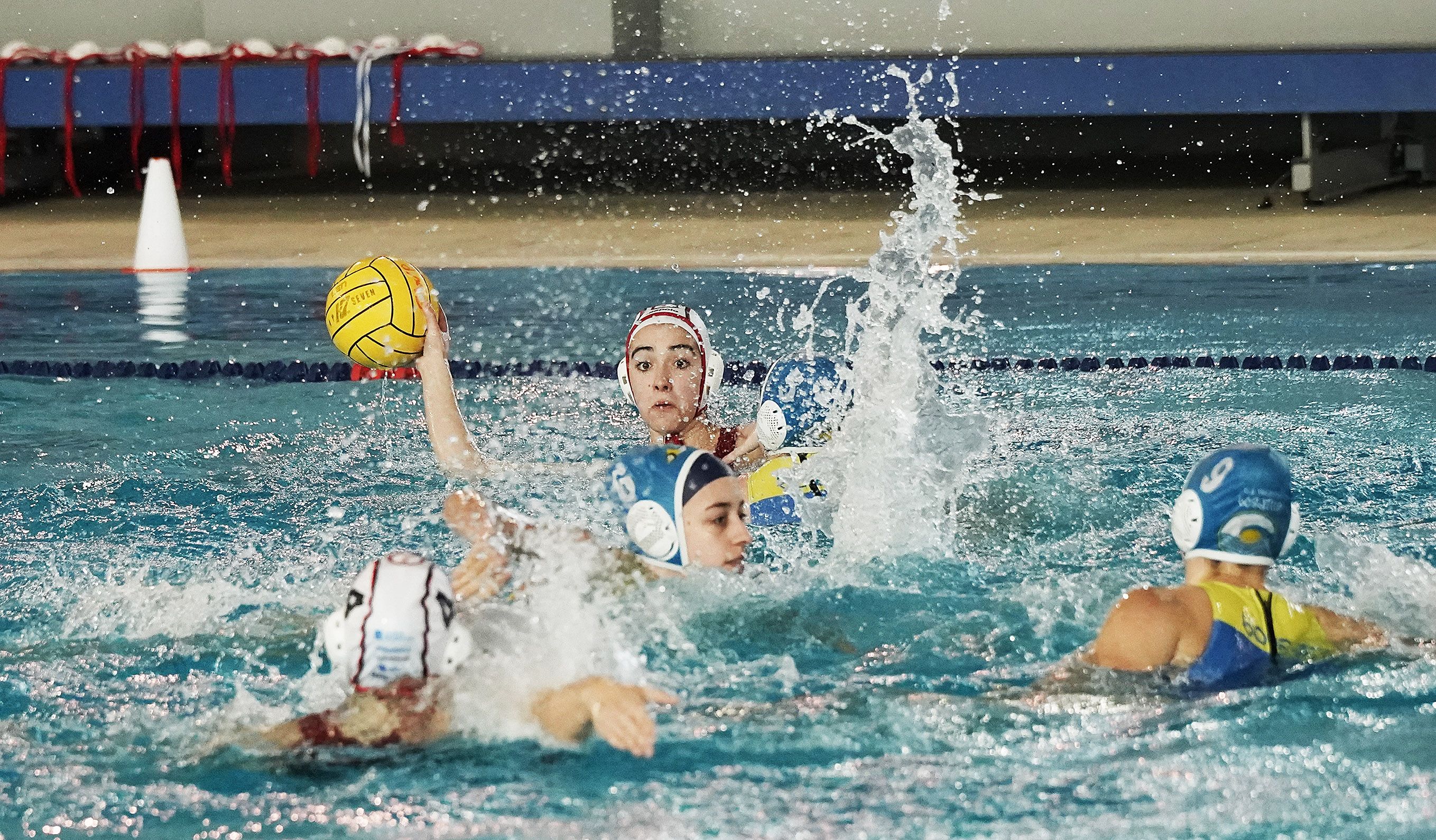 Partido entre el Waterpolo Pontevedra y el CN Boadilla en Rías do Sur Partido entre el Waterpolo Pontevedra y el CN Boadilla en Rías do Sur