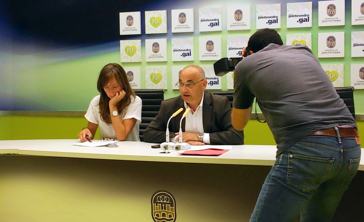 Agustín Fernández con Paloma Castro