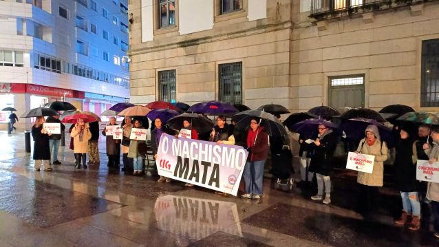 Concentración de repulsa polo asasinato machista en Mos