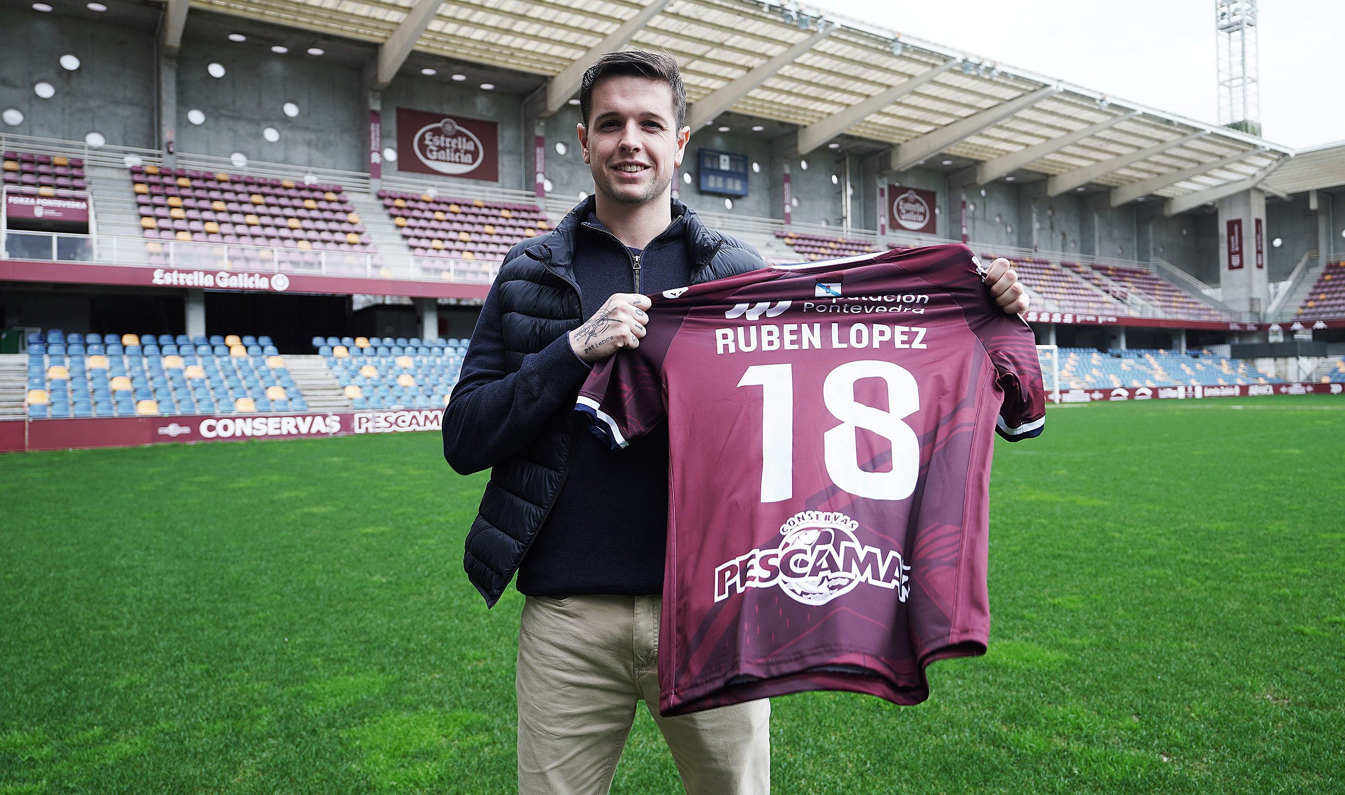 Presentación de Rubén López como novo xogador do Pontevedra CF