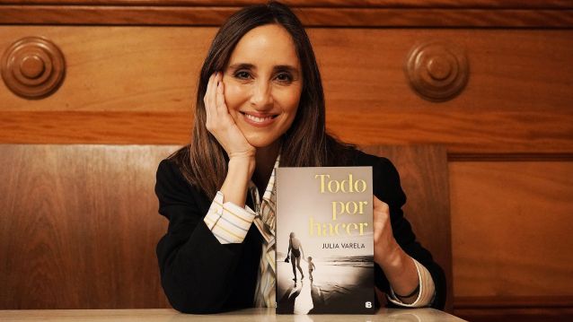 Julia Varela, en el Café Moderno con su novela 'Todo por hacer' Julia Varela, en el Café Moderno con su novela 'Todo por hacer'