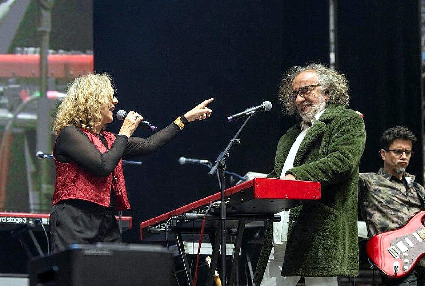Cómplices en concierto