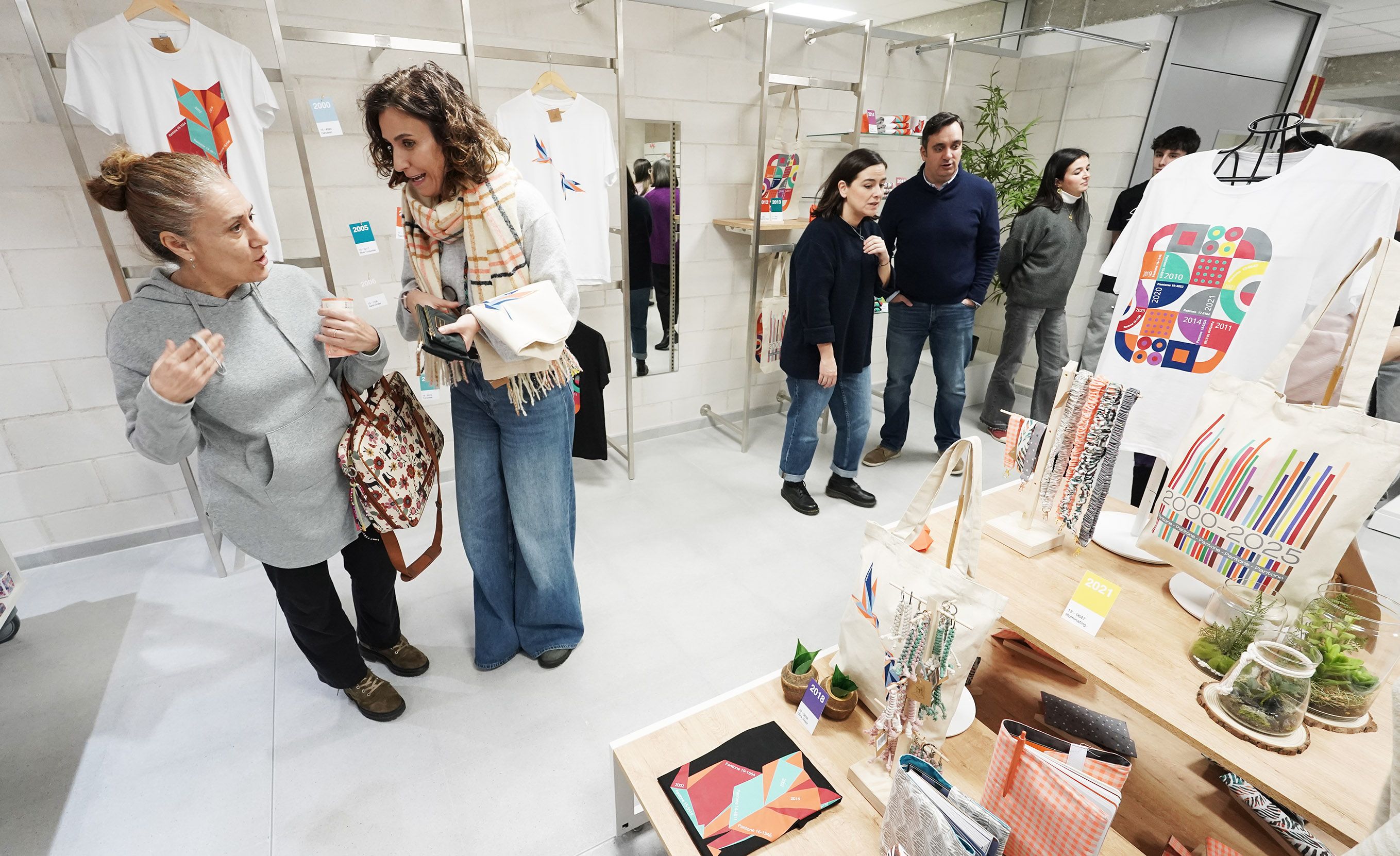 Apertura de Con Xeito, la tienda del alumnado del IES Luis Seoane