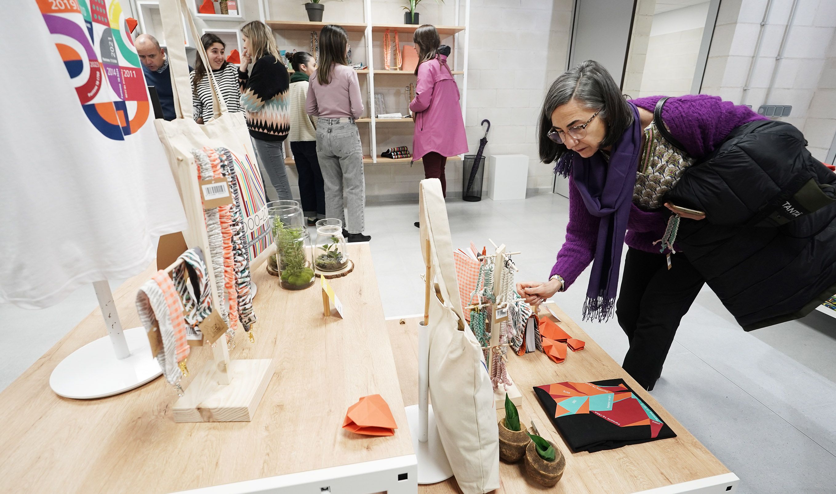 Apertura de Con Xeito, la tienda del alumnado del IES Luis Seoane