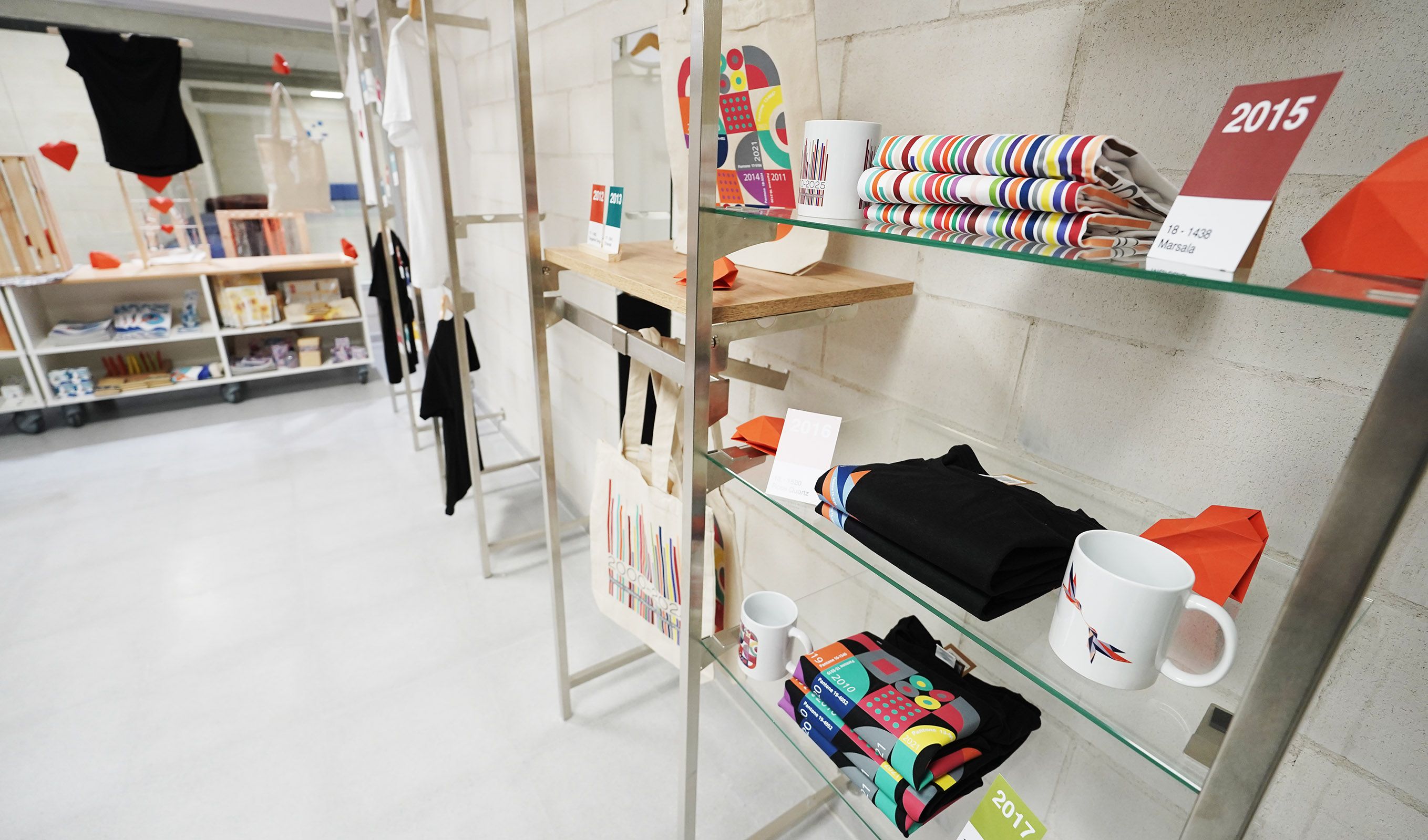 Apertura de Con Xeito, la tienda del alumnado del IES Luis Seoane