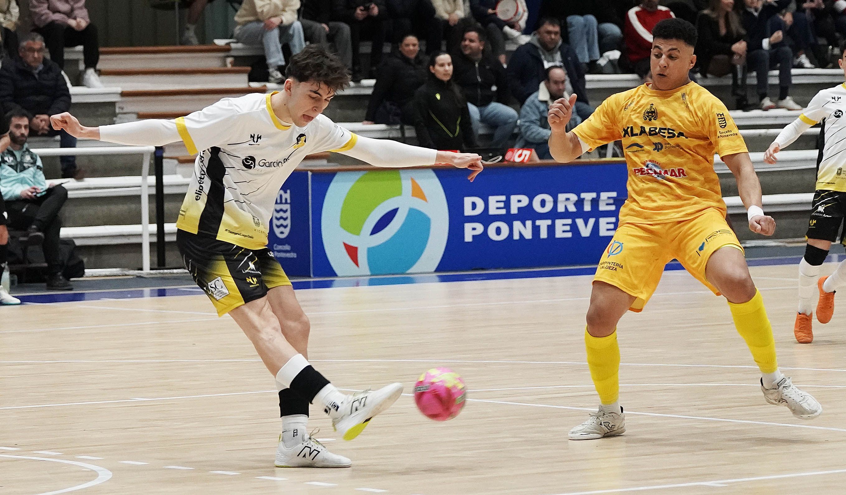 Partido entre Leis Pontevedra y Lugo Sala
