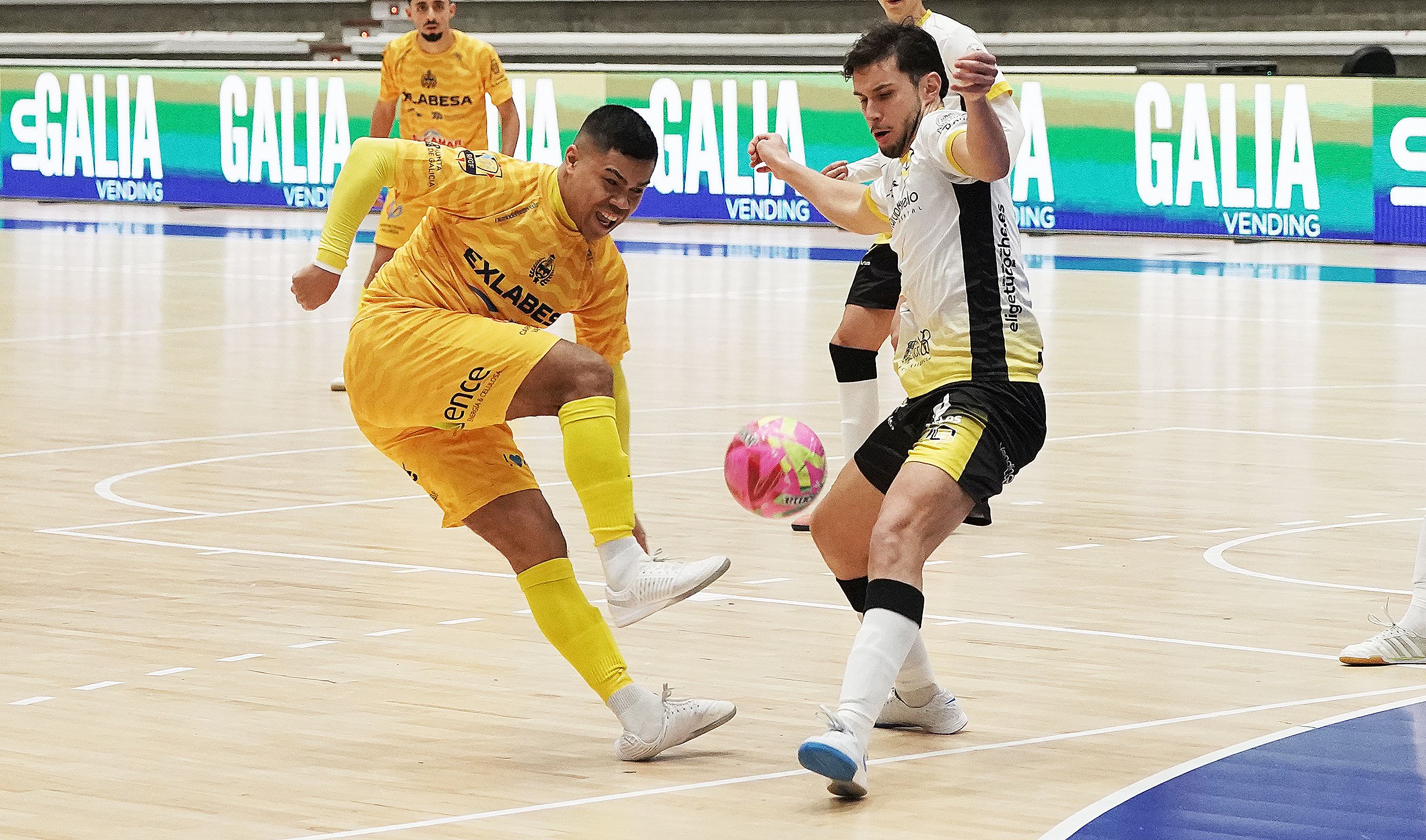 Partido entre Leis Pontevedra y Lugo Sala