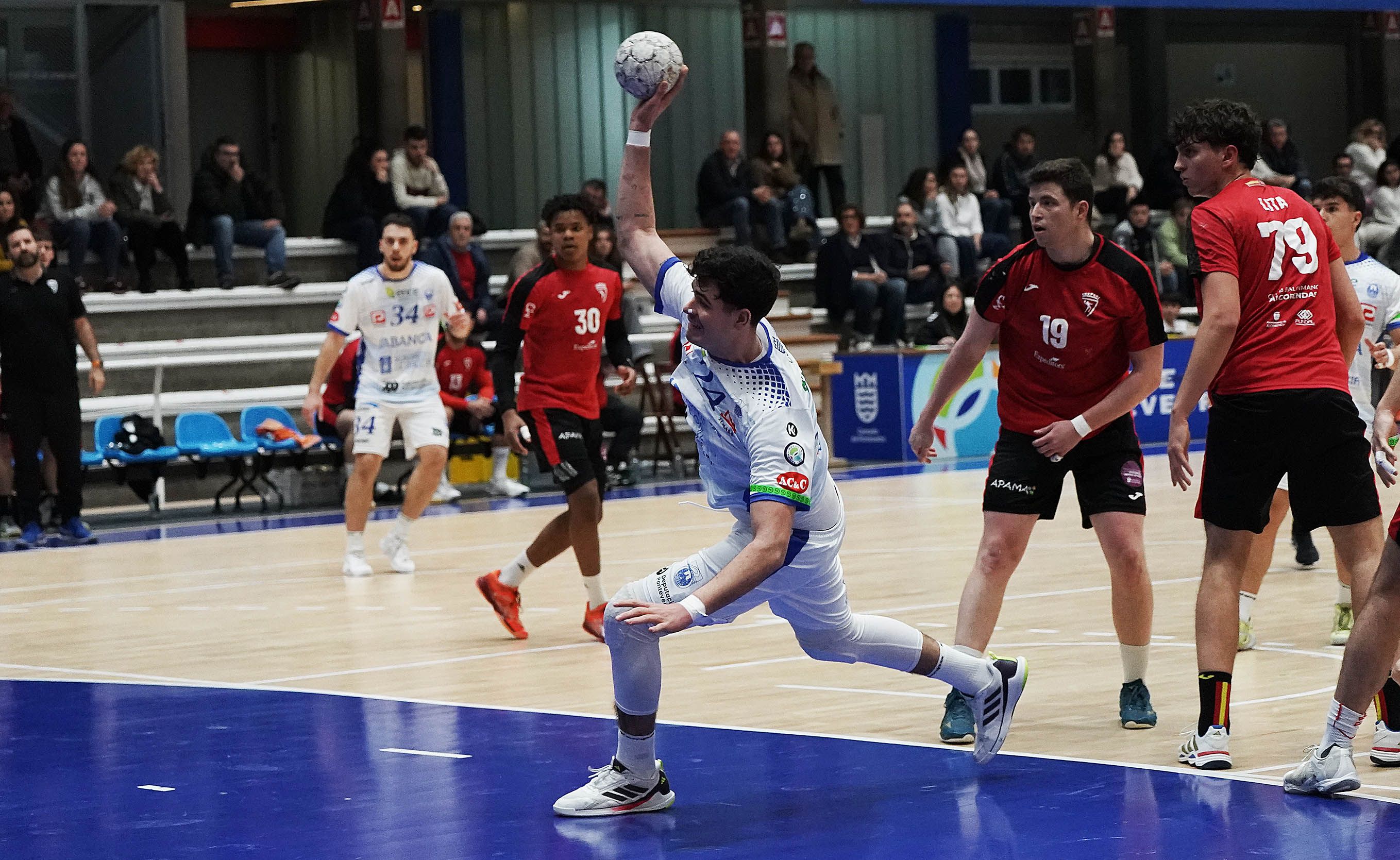 Partido entre Cisne y Alcobendas en el Municipal