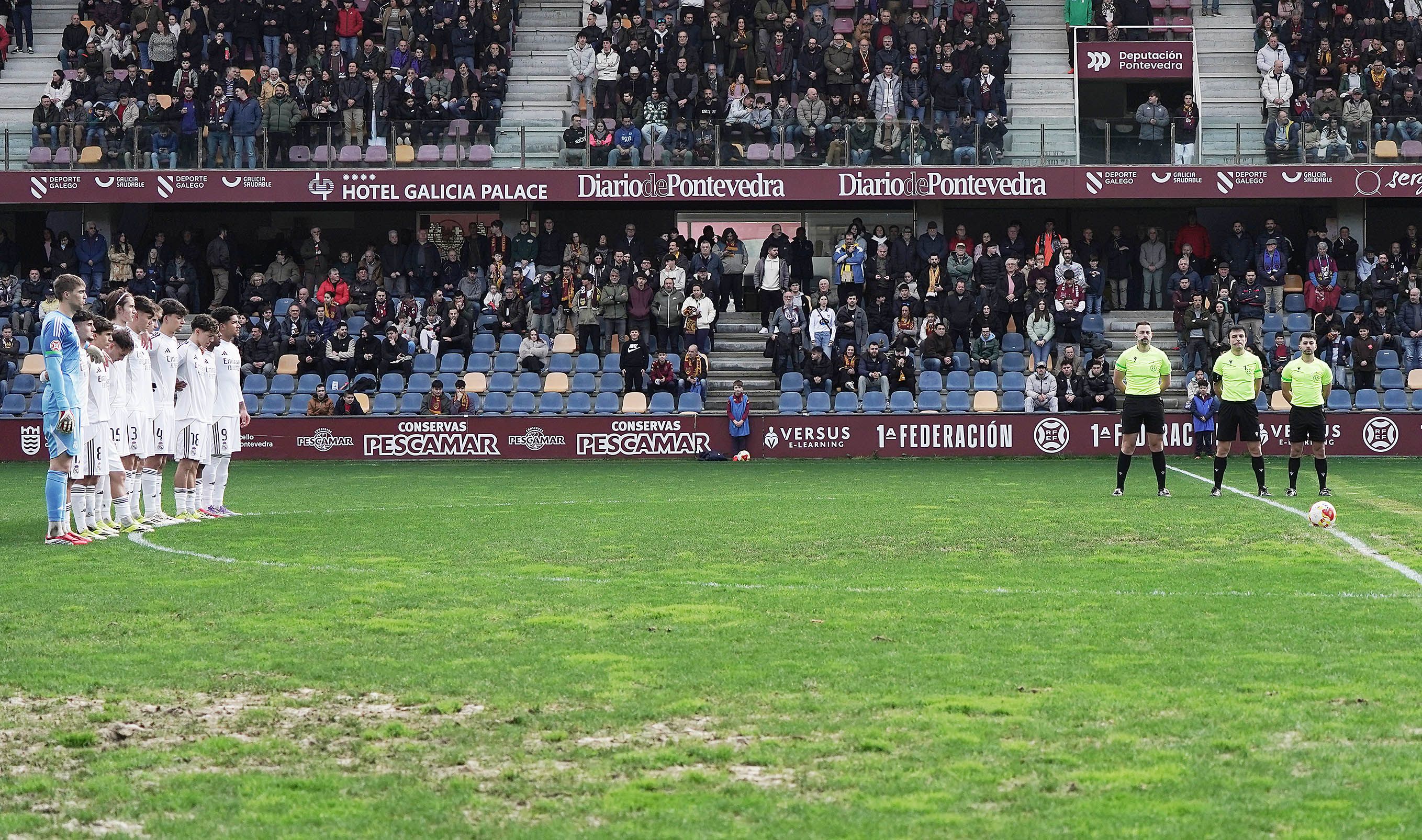 Partido entre Pontevedra CF e Real Madrid Castilla en Pasarón