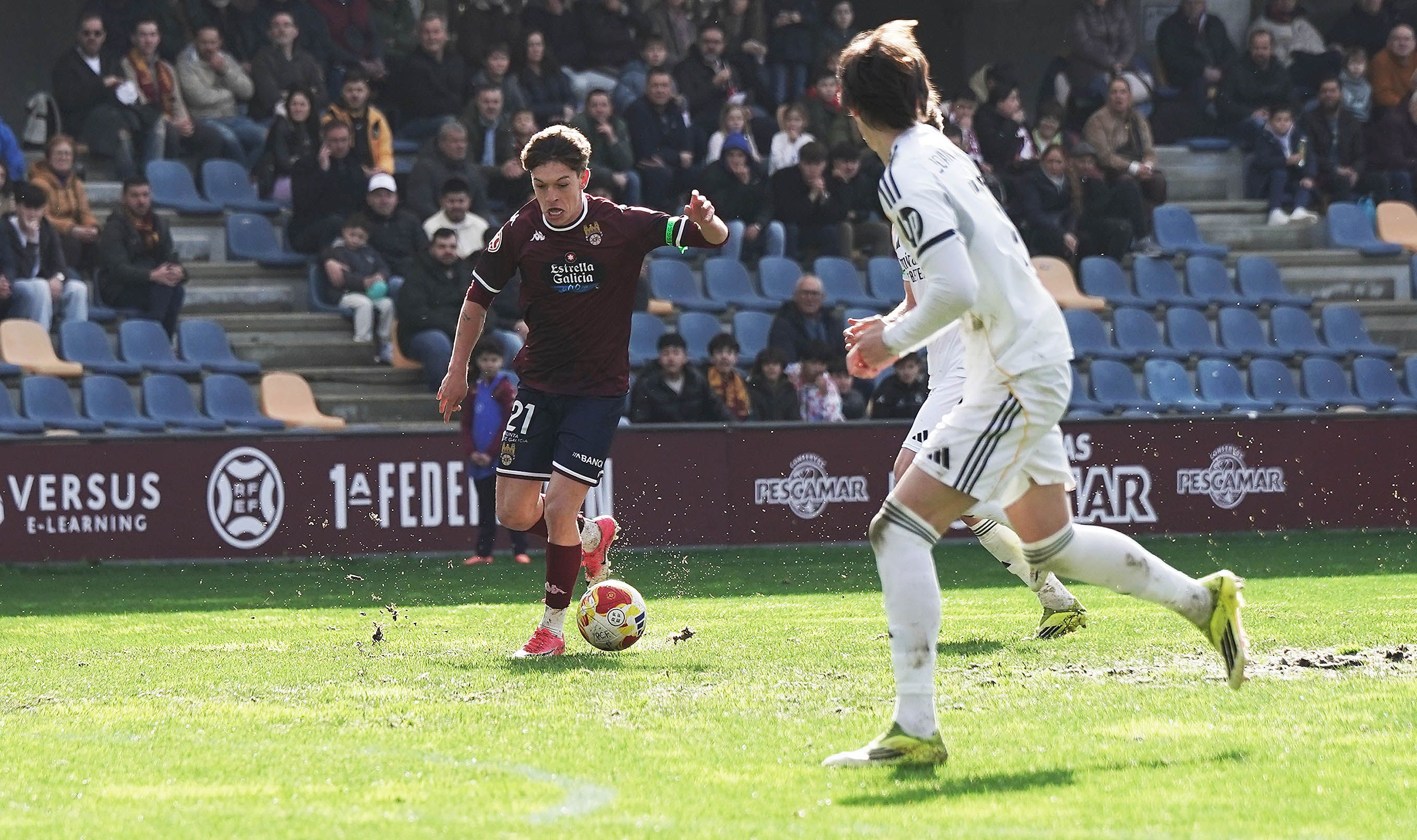Partido entre Pontevedra CF e Real Madrid Castilla en Pasarón