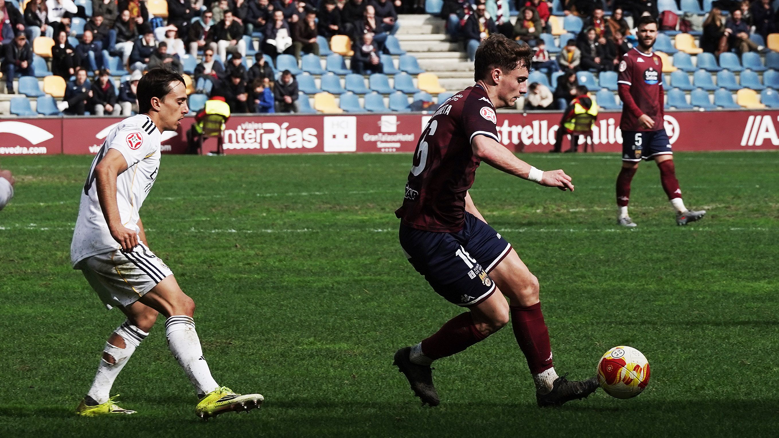 Partido entre Pontevedra CF e Real Madrid Castilla en Pasarón