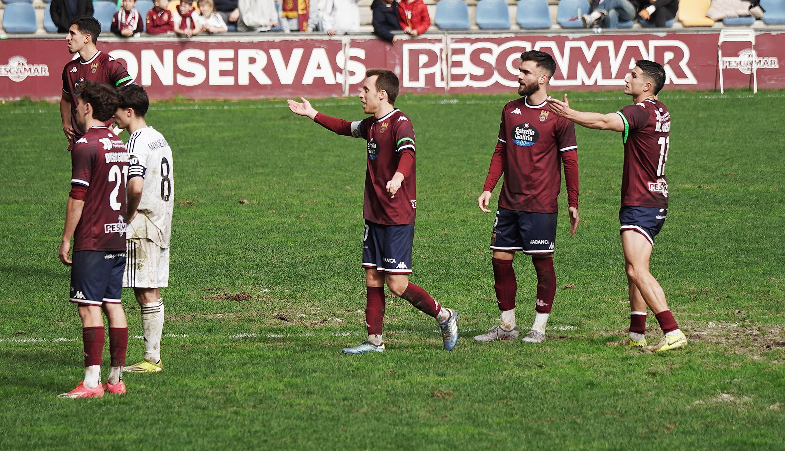 Partido entre Pontevedra CF e Real Madrid Castilla en Pasarón