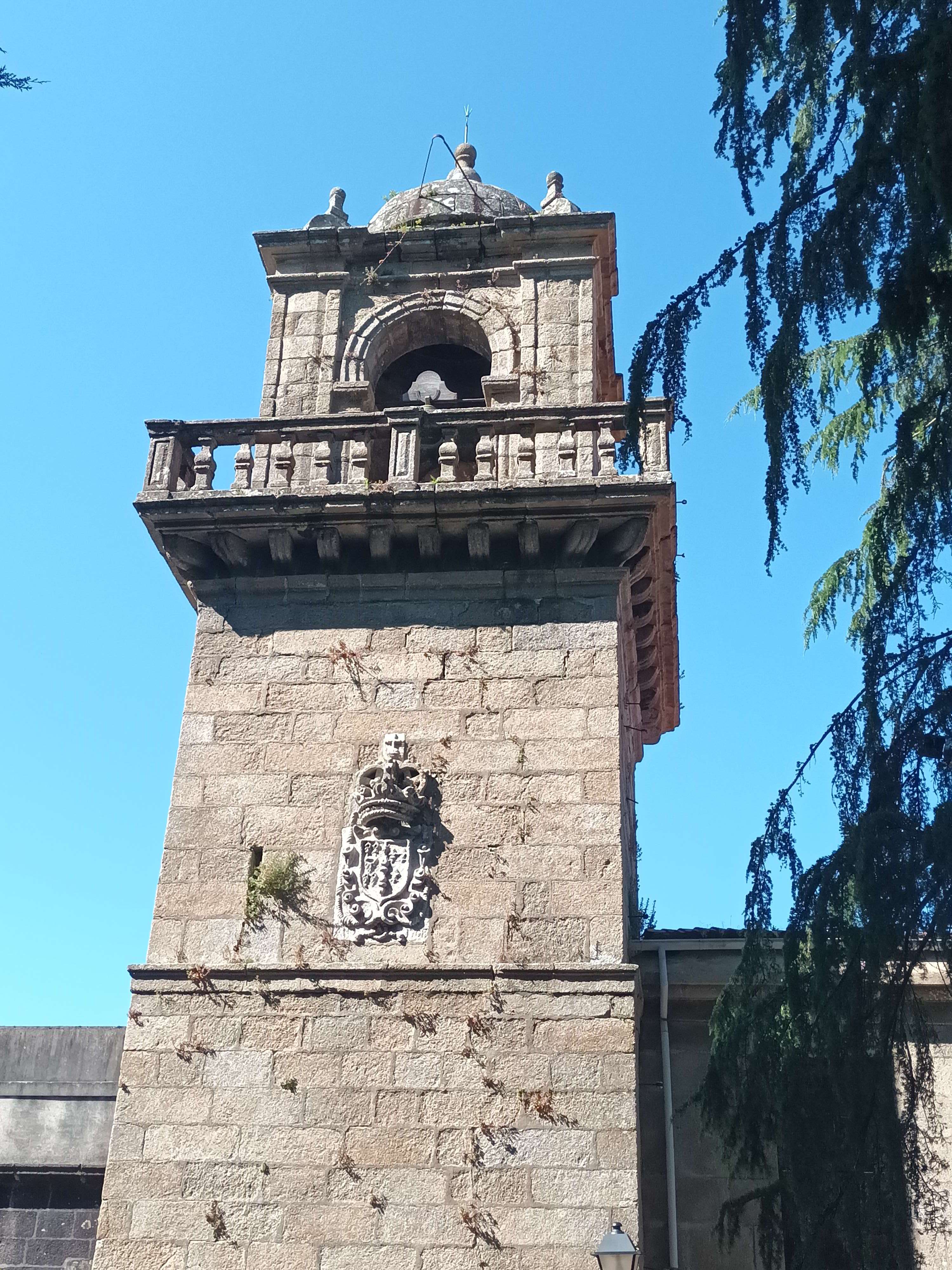 Imaxe do Mosteiro de Santa Catarina de Montefaro. Campanario da igrexa Imaxe do Mosteiro de Santa Catarina de Montefaro. Campanario da igrexa