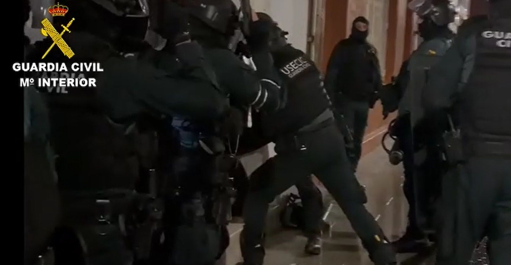 Operación contra un punto de venda de drogas no Grove
