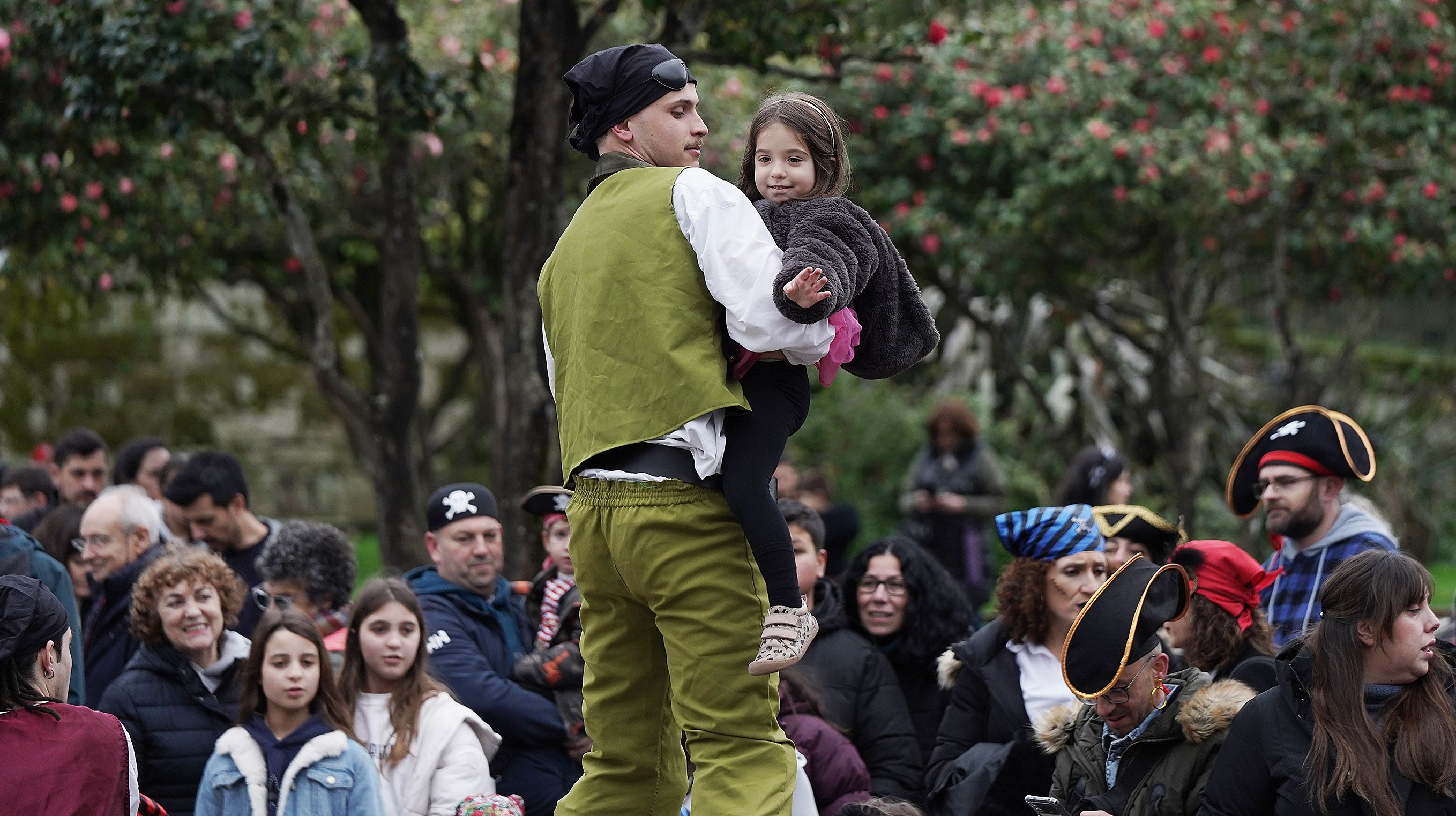 Fiesta pirata infantil en la Praza da Ferrería Fiesta pirata infantil en la Praza da Ferrería