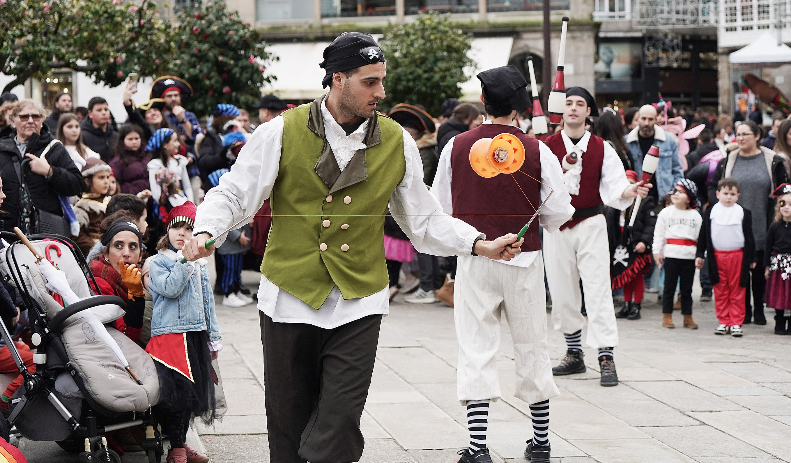 Fiesta pirata infantil en la Praza da Ferrería Fiesta pirata infantil en la Praza da Ferrería